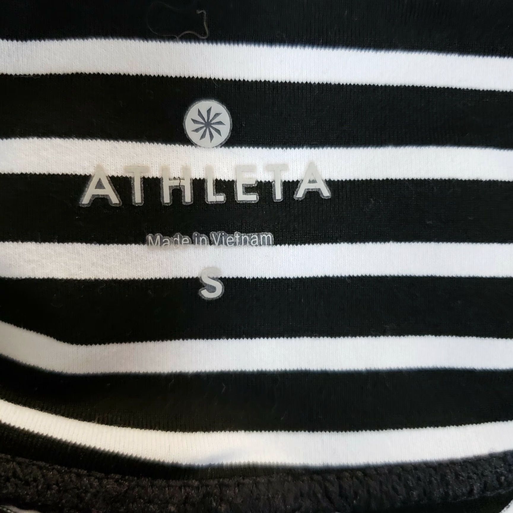 Athleta Athleta Womens Striped Chaturanga Capri Leggings SZ Small Black White Low Rise Capris, Hosiery Activewear Tights Size 28" / US 6 / IT 42 - 4 Thumbnail