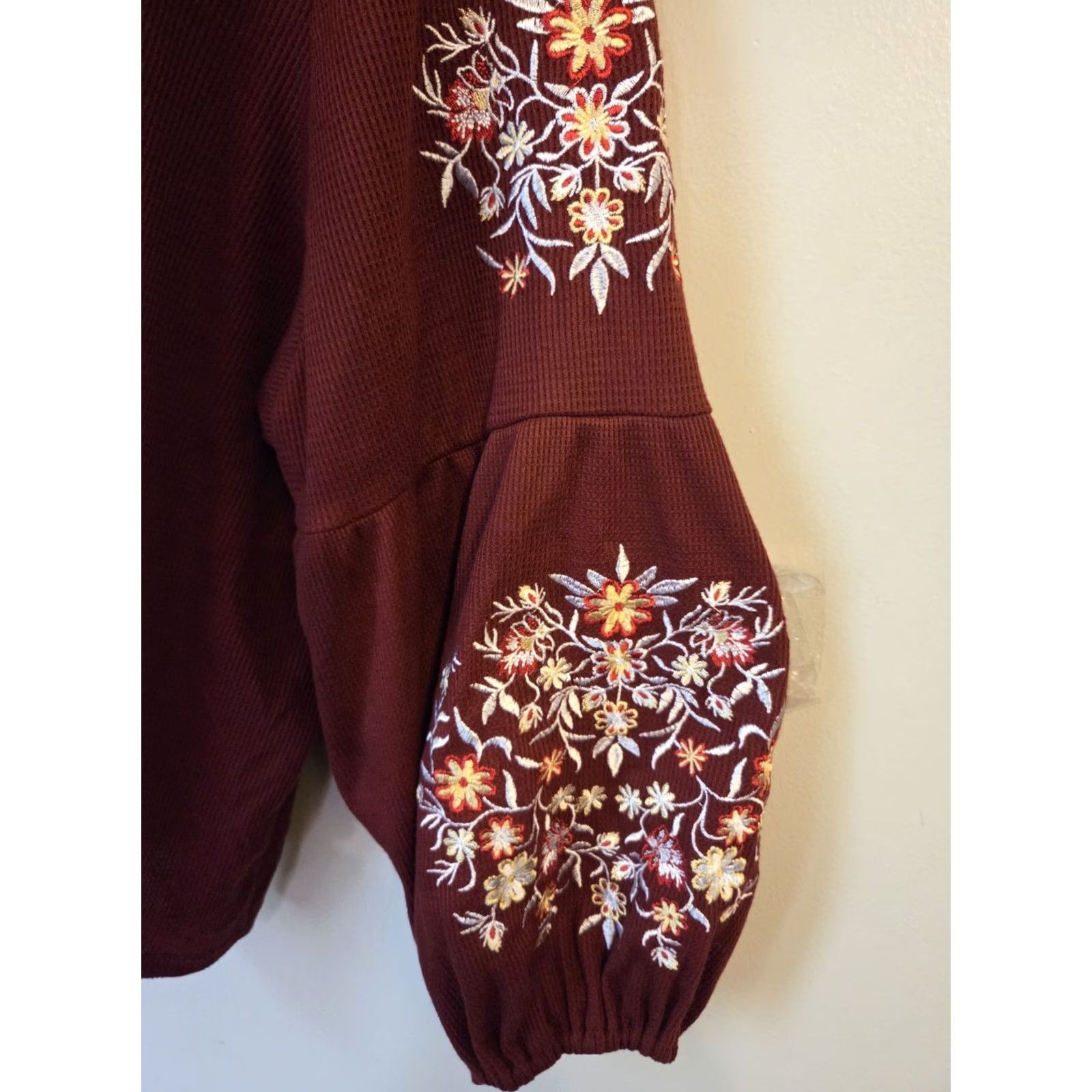 Vintage Bloomchic Burgundy Embroidered Floral Waffle Knit Balloon Sleeve Top 30 6X Plus Red Women's Blouse Long Sleeve Round Neck Casual Travel Party/Cocktail Size 4XL / US 24-26 - 4 Thumbnail