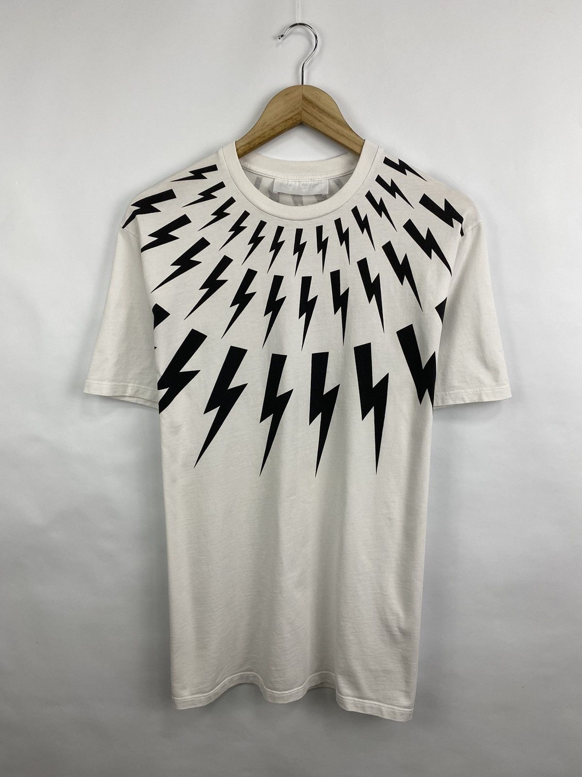 Neil Barrett Neil Barrett Fullprint T-Shirt Rare Retro Hype Y2K Size US L / EU 52-54 / 3 - 3 Thumbnail