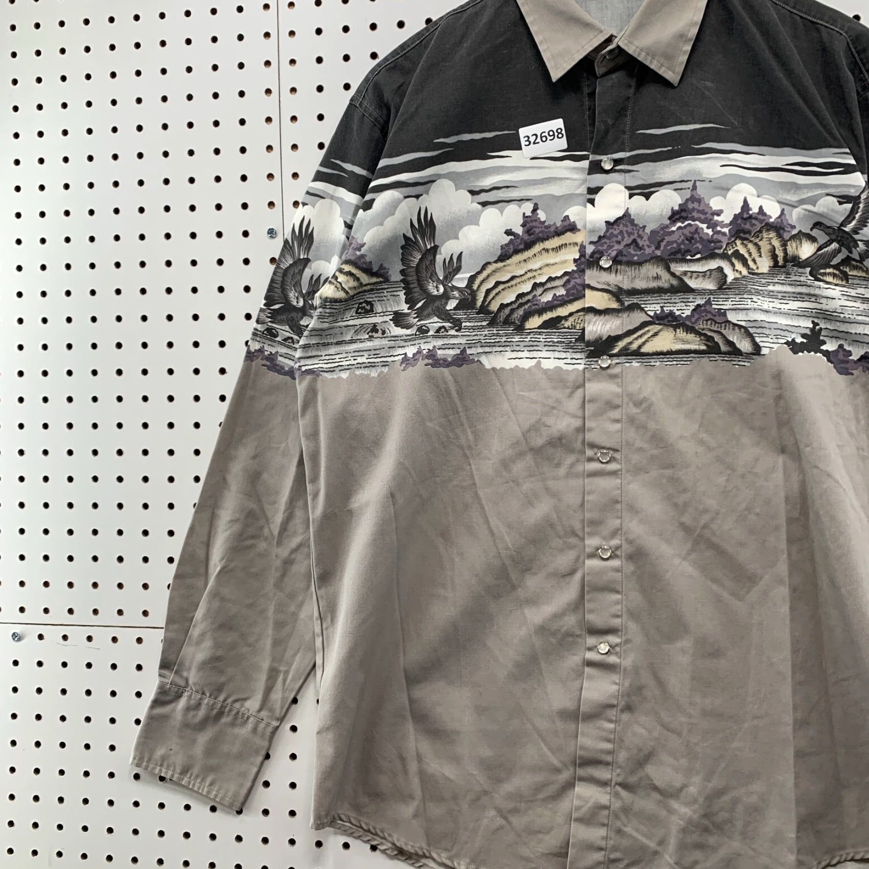 Vintage VINTAGE Buffalo Country Shirt Mens Medium Gray Outdoor 22.5x32 Snap Button-Up Collared Long Sleeve Western Pattern Animal Print Size US M / EU 48-50 / 2 - 4 Thumbnail