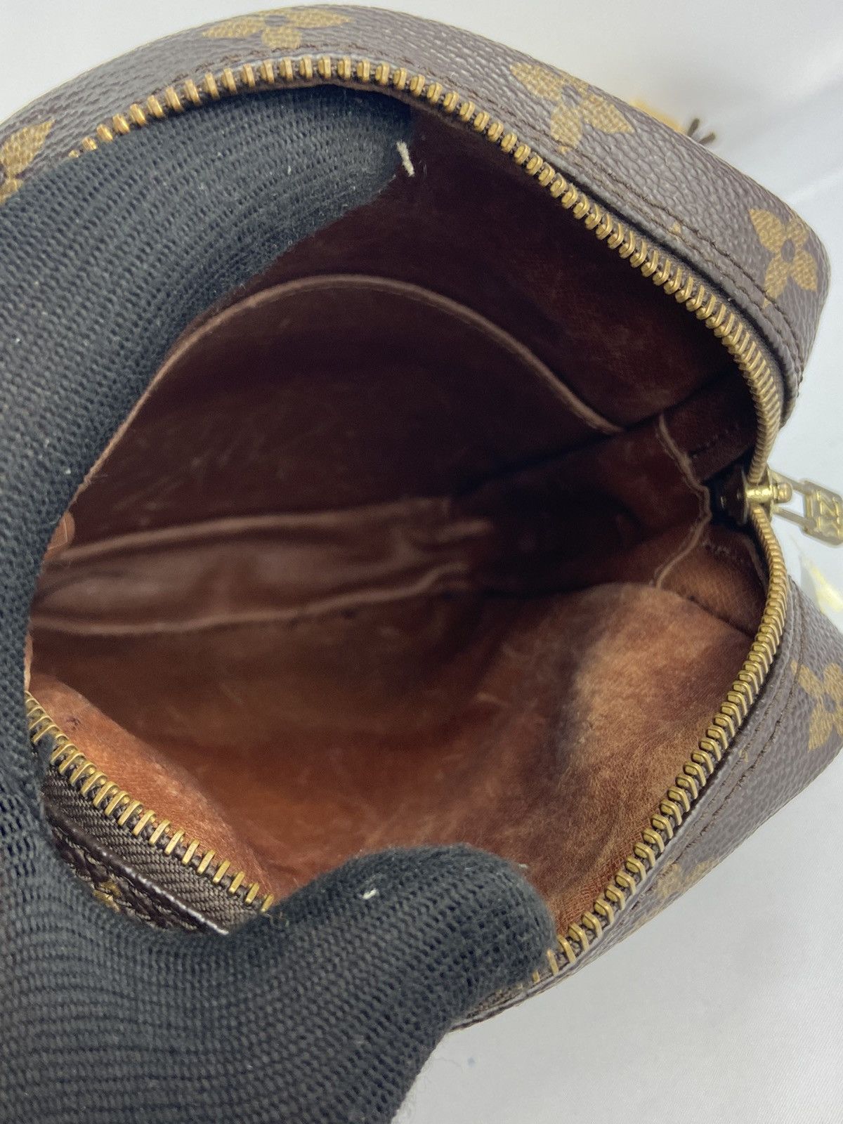 Louis Vuitton Aithentic Louis Vuitton monogram Danube crossbody Size ONE SIZE - 16 Thumbnail