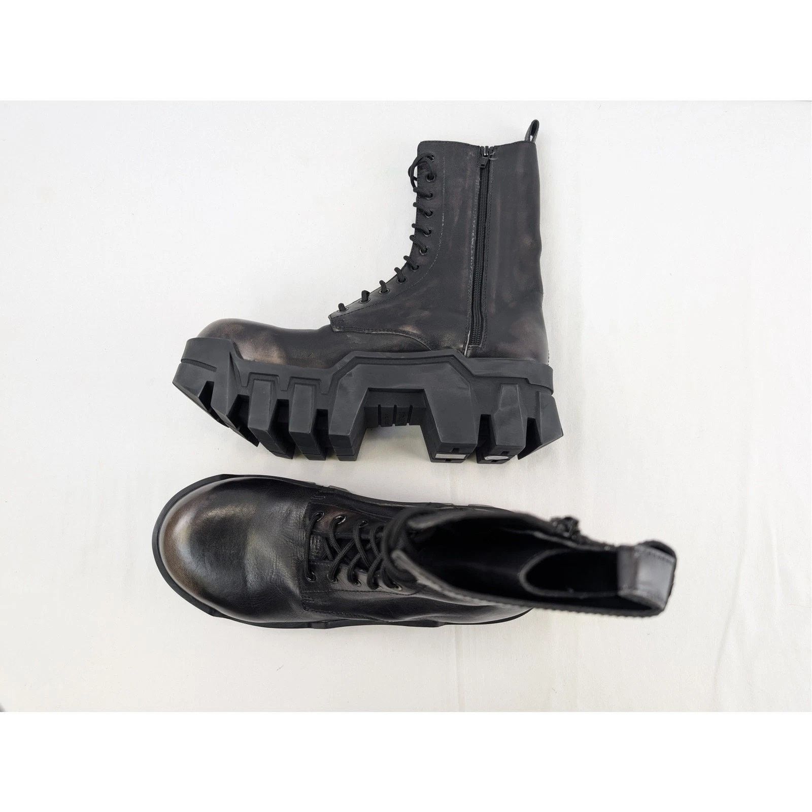 Balenciaga o1rshd1 Q:2 / Worn-out Effect Leather Bulldozer Laceup Boots Size US 11 / EU 44 - 19 Thumbnail