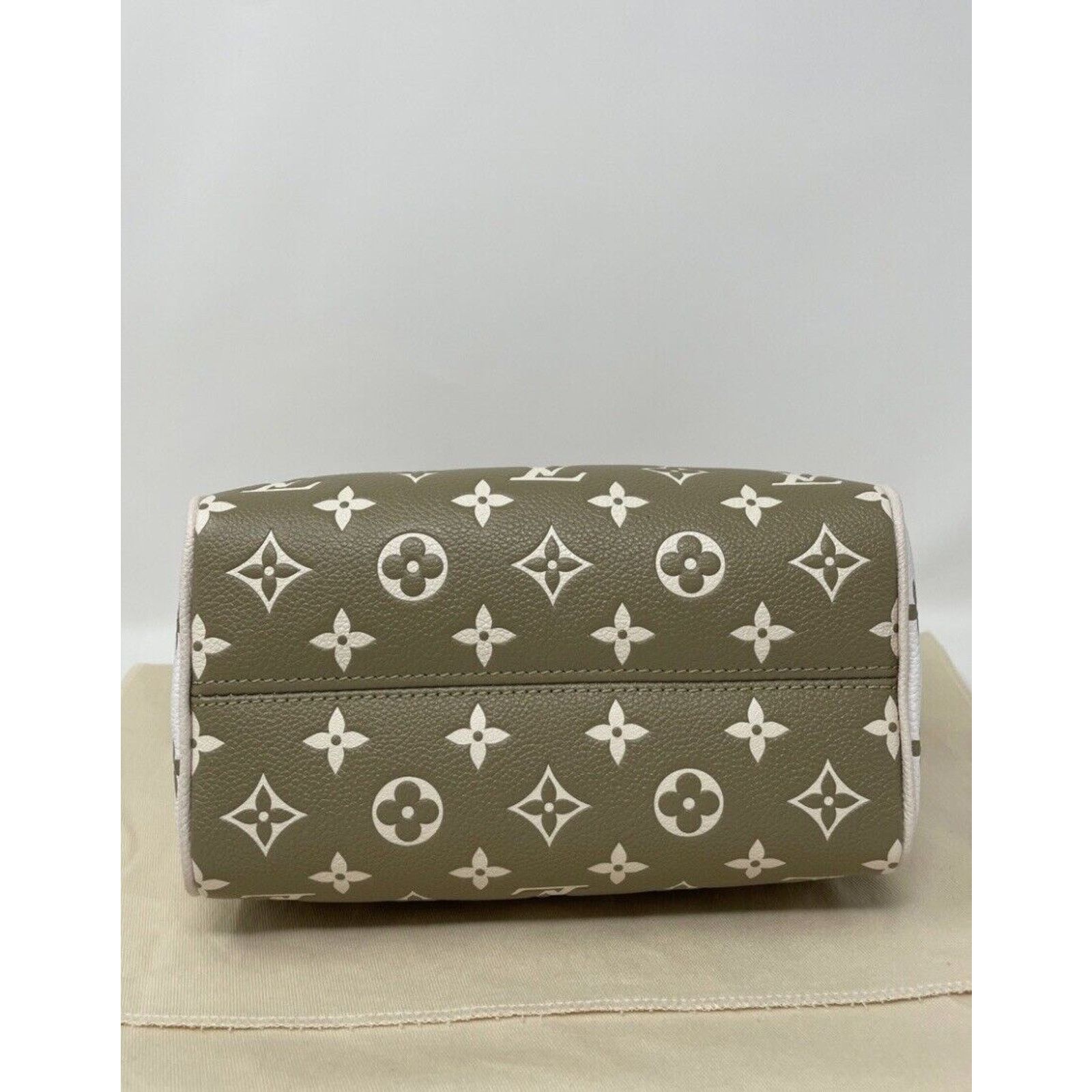 Louis Vuitton Louis Vuitton Speedy Bandouliere Satchel Bag 20 KhaKI Size ONE SIZE - 3 Thumbnail