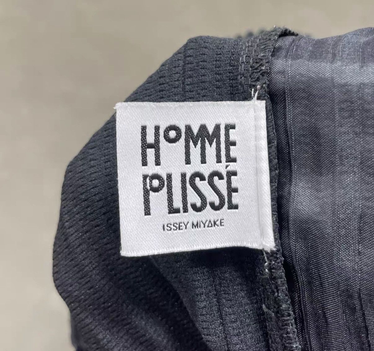 Homme Plisse Issey Miyake Homme Plissé Issey Miyake Relaxed Pleated Casual Pants J16 Size US 30 / EU 46 - 6 Thumbnail