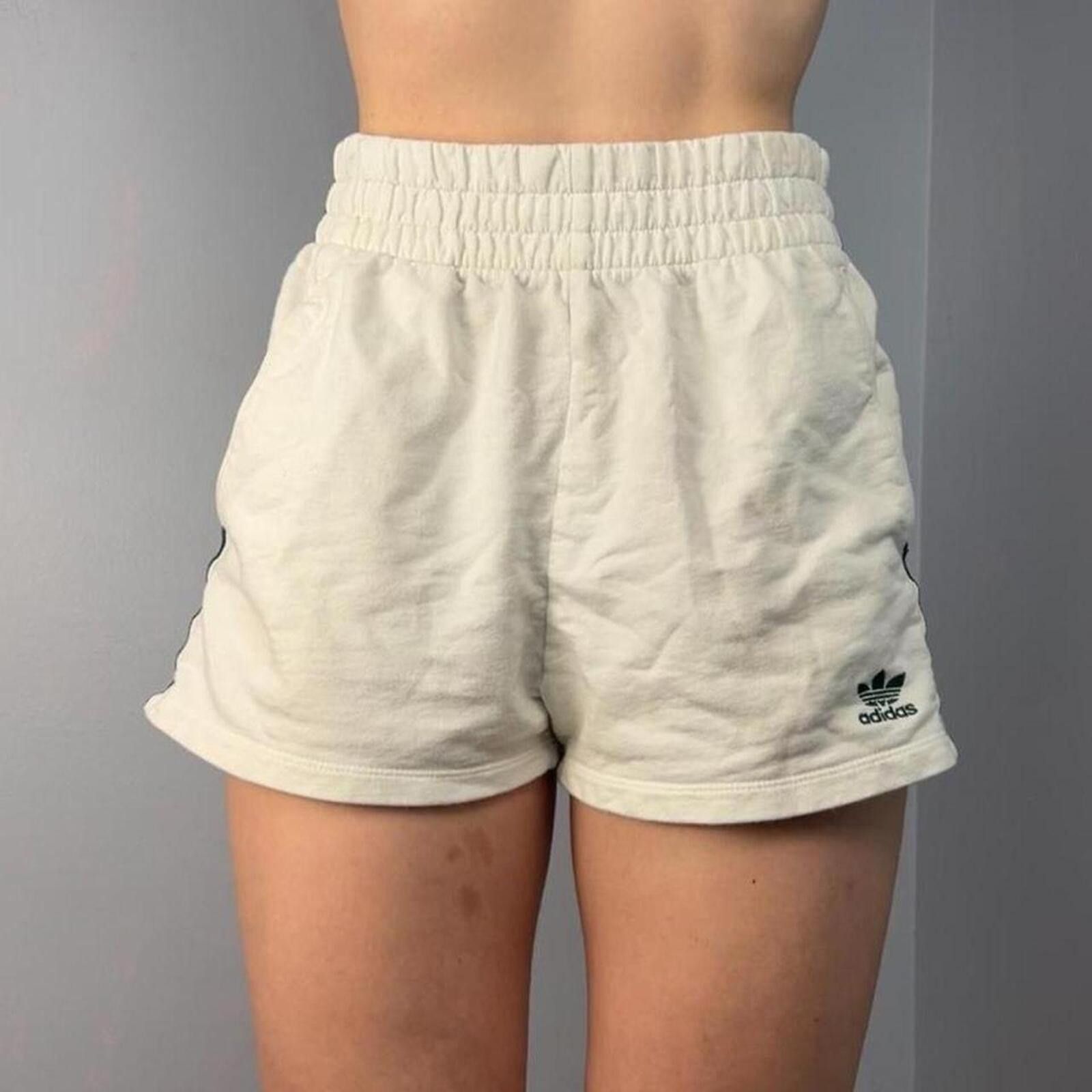 Adidas white Adidas comfy summer shorts Size 28" / US 6 / IT 42 - 2 Thumbnail