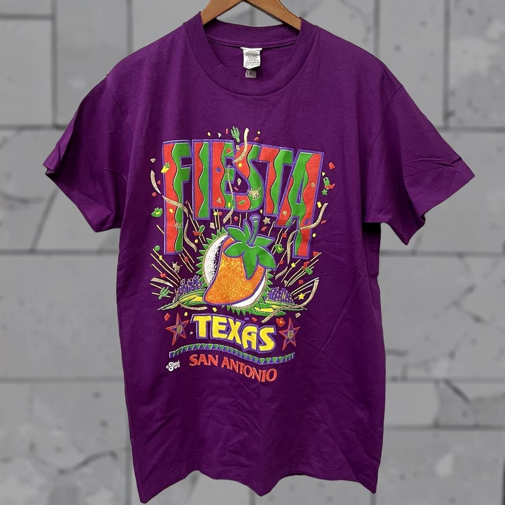 Vintage VINTAGE Senara Fiesta San Antonio Texas Purple Graphic Tee Mens Size L USA SINGLE STITCH Shirt Size US L / EU 52-54 / 3 - 1 Thumbnail