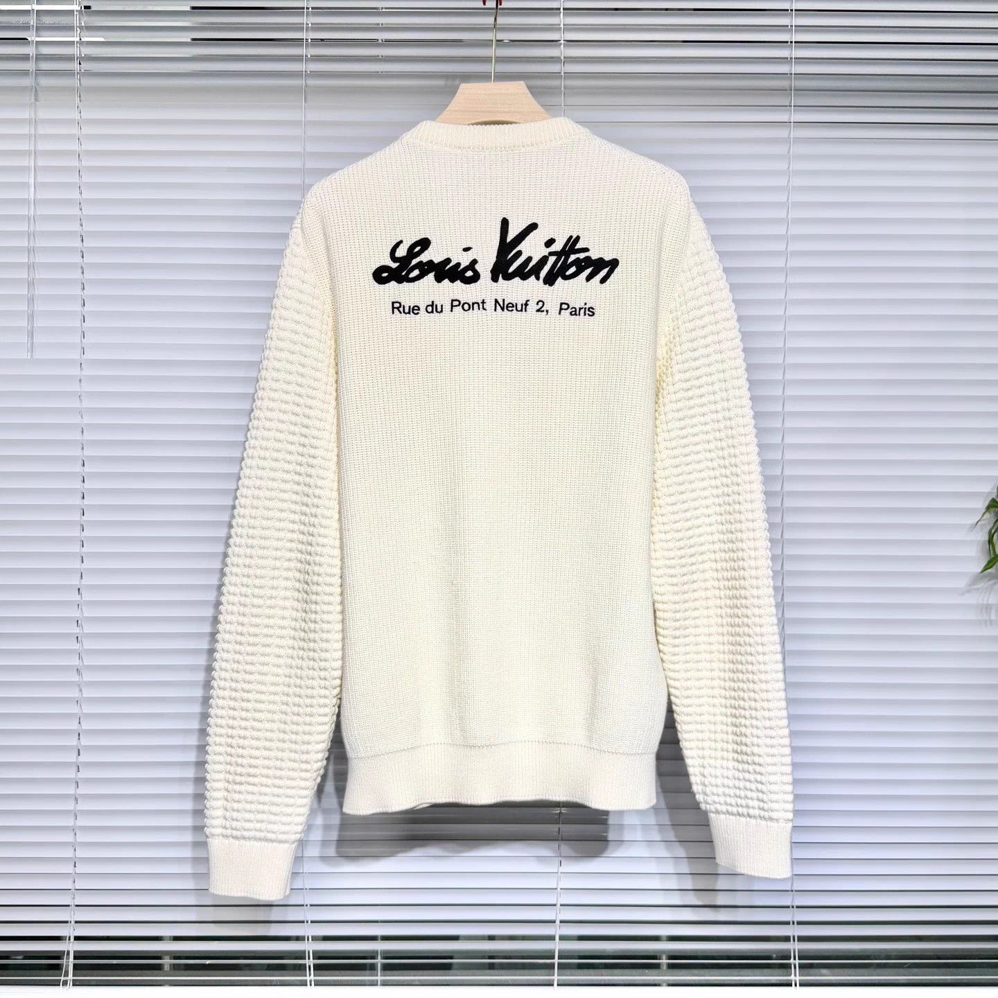 Louis Vuitton LV Embroidered Logo Waffle Ribbed Collar Sweater XXL Ivory Size US XXL / EU 58 / 5 - 1 Thumbnail