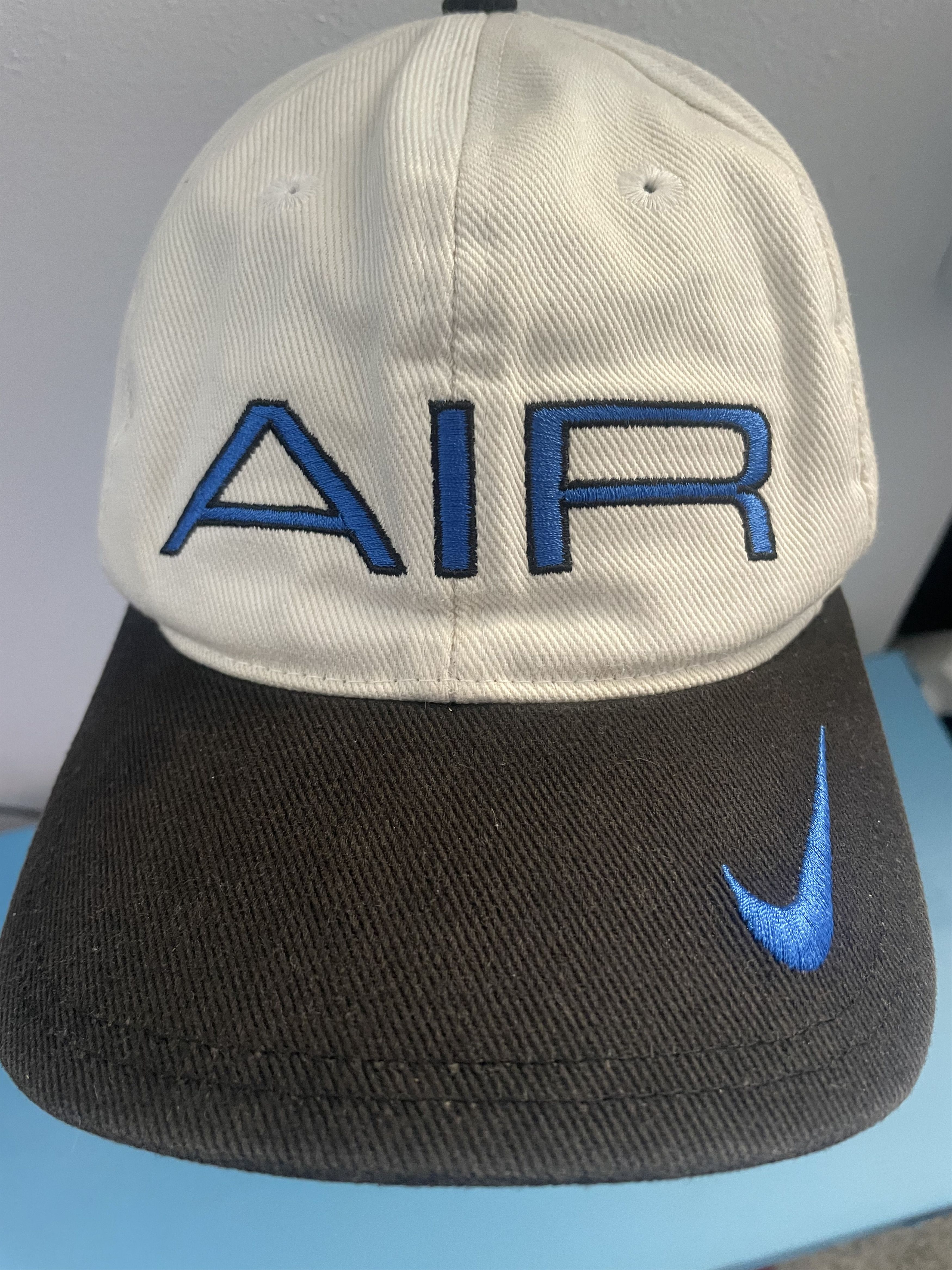 Nike Nike Air Snapback Hat White Black Blue Swoosh Cap Size ONE SIZE - 1 Thumbnail