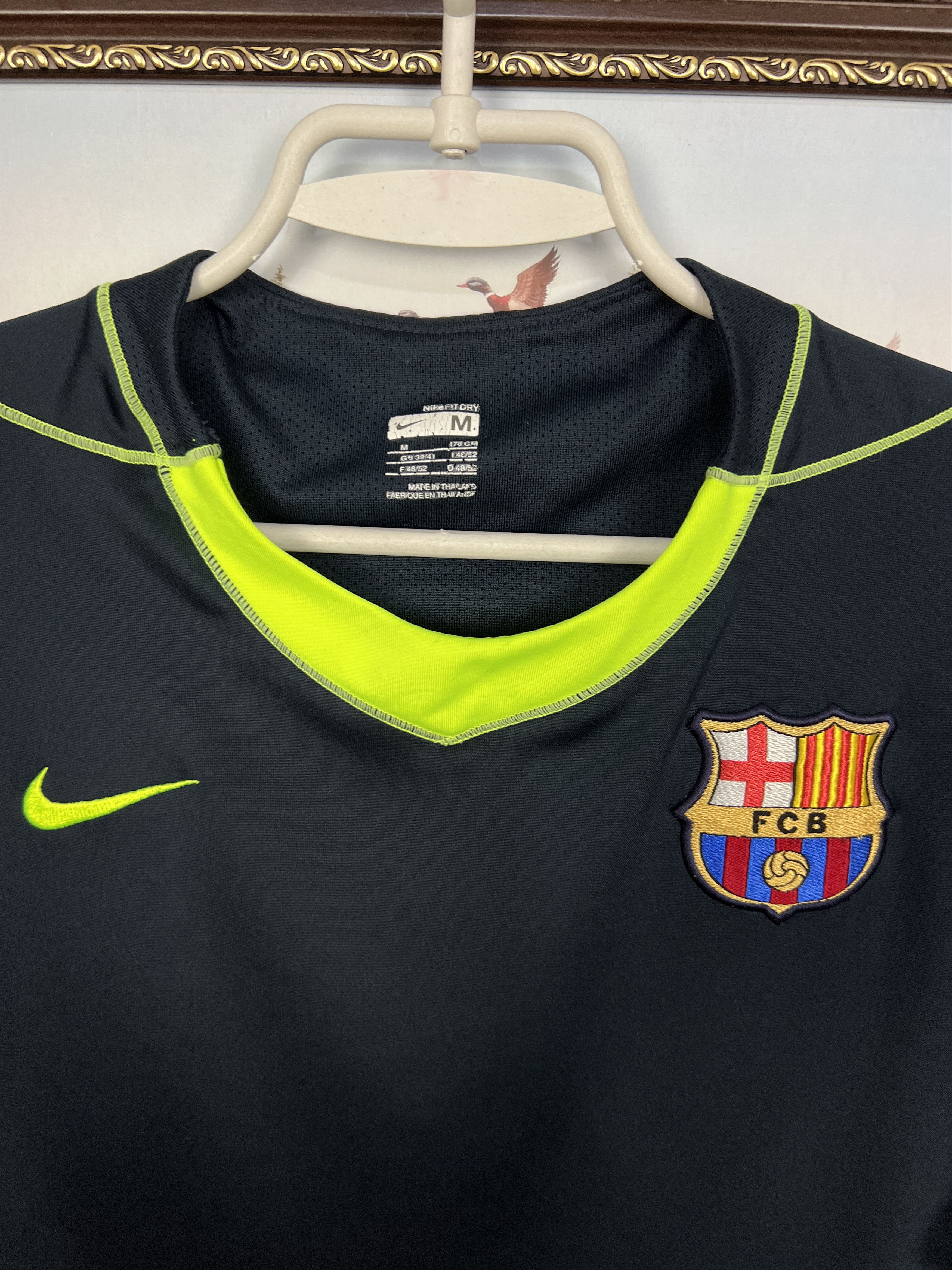 Nike Vintage Nike FC Barcelona Football Shirt Train Tee Jersey Size US M / EU 48-50 / 2 - 3 Thumbnail