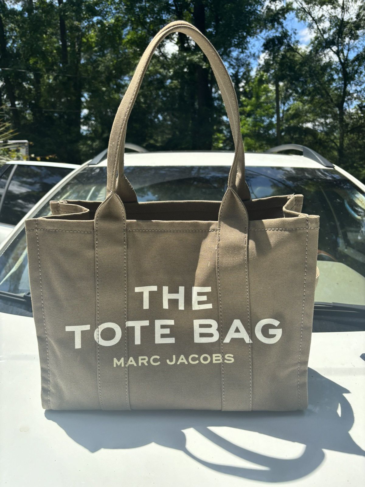 image of Marc Jacobs Marc Jacob’S The Tote Bag Large in Beige/Green, Women's