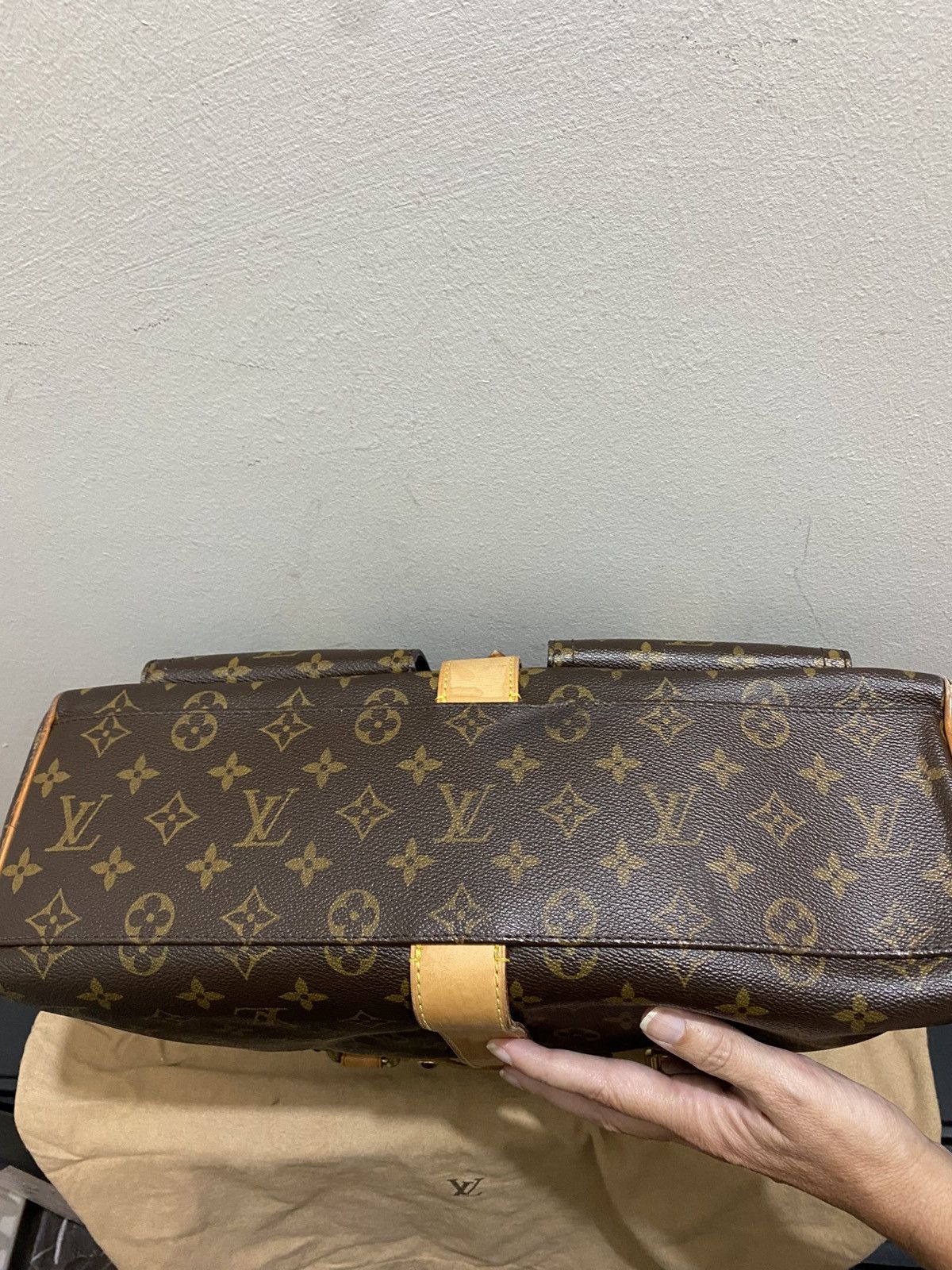 Louis Vuitton LOUIS VUITTON MANHATTAN LEATHER HANDBAG Size ONE SIZE - 12 Thumbnail