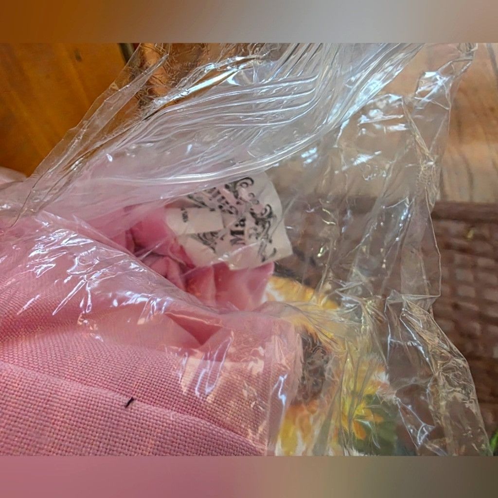 The Unbranded Brand Magshion Pink Full Size Futon Cover NWT Size ONE SIZE - 4 Thumbnail