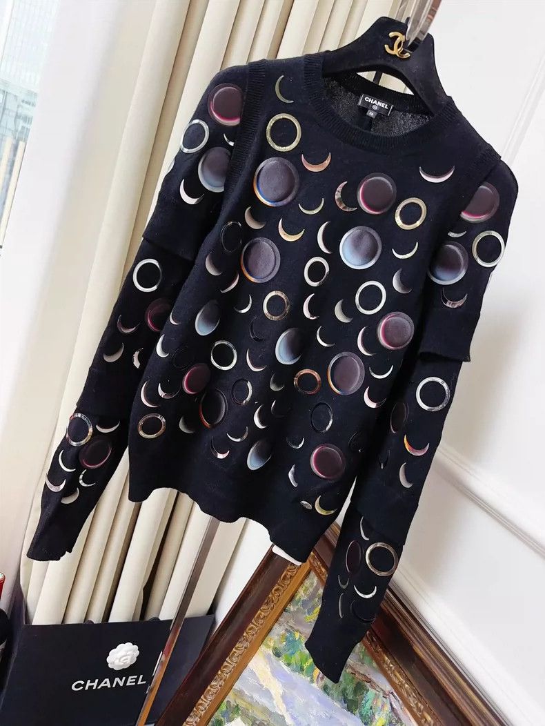 Chanel Chanel 17K Ground Control Series Moon Pattern Cashmere Swe Size XS / US 0-2 / IT 36-38 - 1 Thumbnail