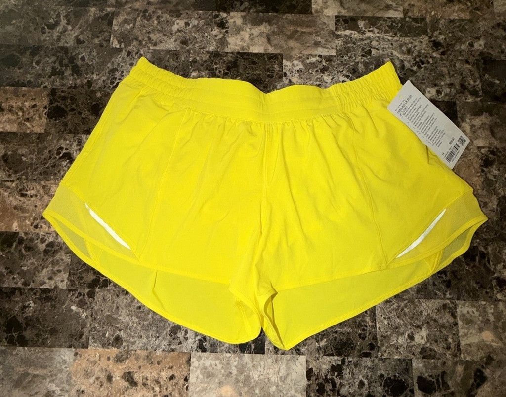 Lululemon LULULEMON HOTTY HOT SHORT 4” LR LINED SONIC YELLOW 14 NWT Size 36" / US 14 / IT 50 - 7 Thumbnail