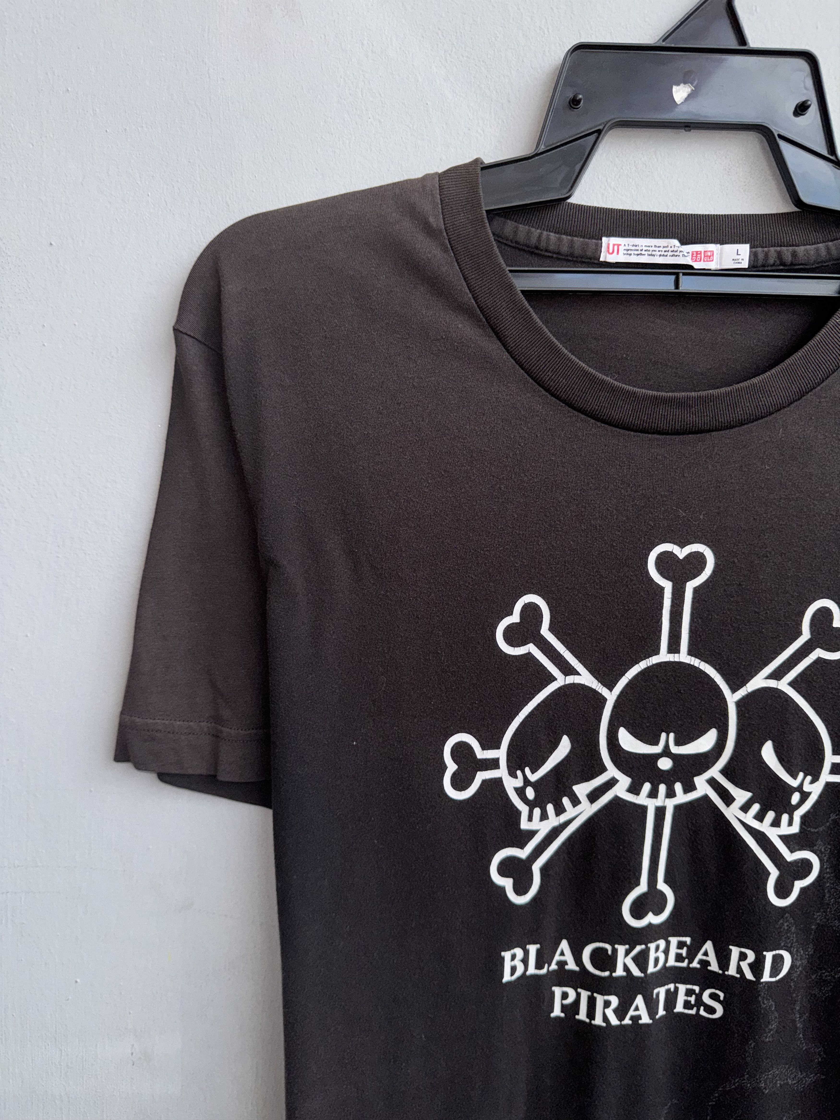 One Piece × Uniqlo One Piece Blackbeard Pirates Shirt Size US L / EU 52-54 / 3 - 3 Thumbnail