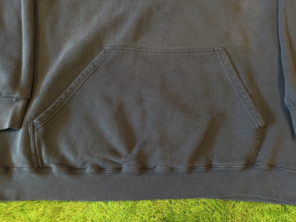 Nike VTG Nike Gray Tag Distressed Center Swoosh Y2K Grunge Hoodie Size US L / EU 52-54 / 3 - 3 Thumbnail