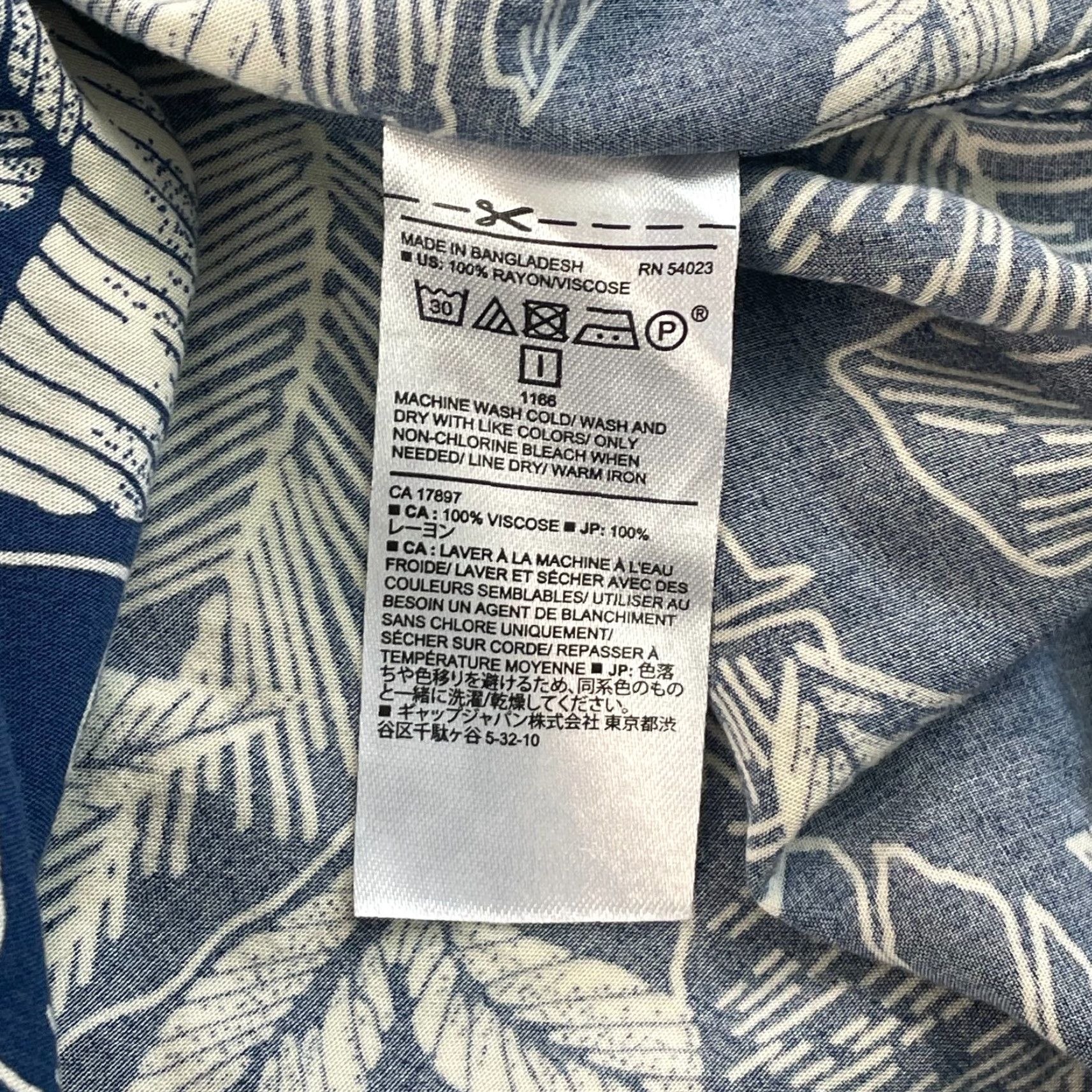 Banana Republic Banana Republic Hawaiian Camp Shirt Men Medium Blue Floral Loop Collar Aloha Size US M / EU 48-50 / 2 - 7 Thumbnail