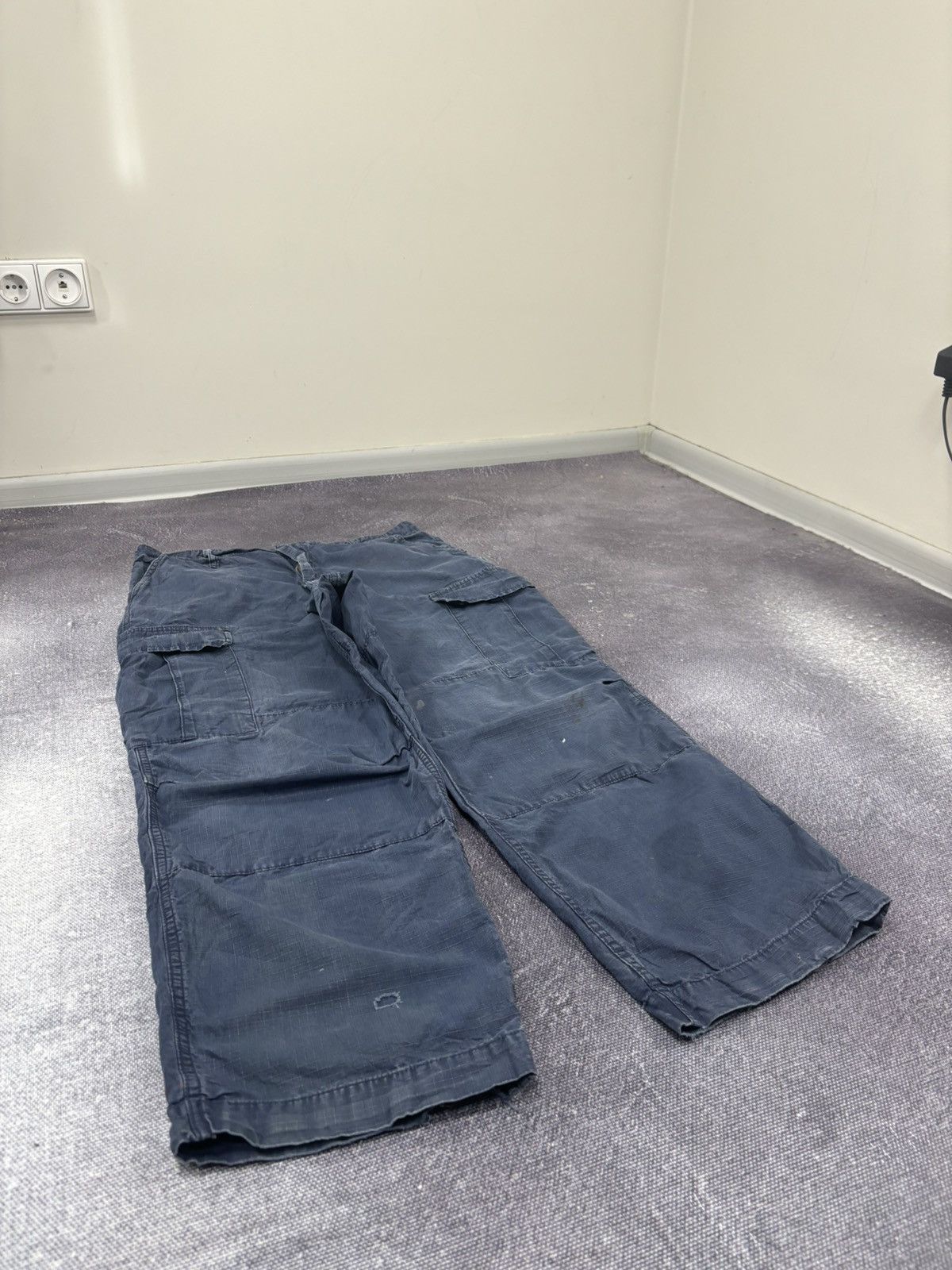 Carhartt Vintage Carhartt WIP Navy Y2K Hype Baggy Cargo Pants Size US 34 / EU 50 - 11 Thumbnail