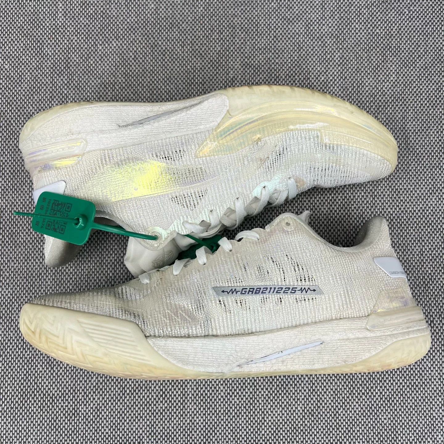 Li-Ning Li-Ning Gamma "Colorless Light" Silver Size 42 Size US 9 / EU 42 - 2 Thumbnail