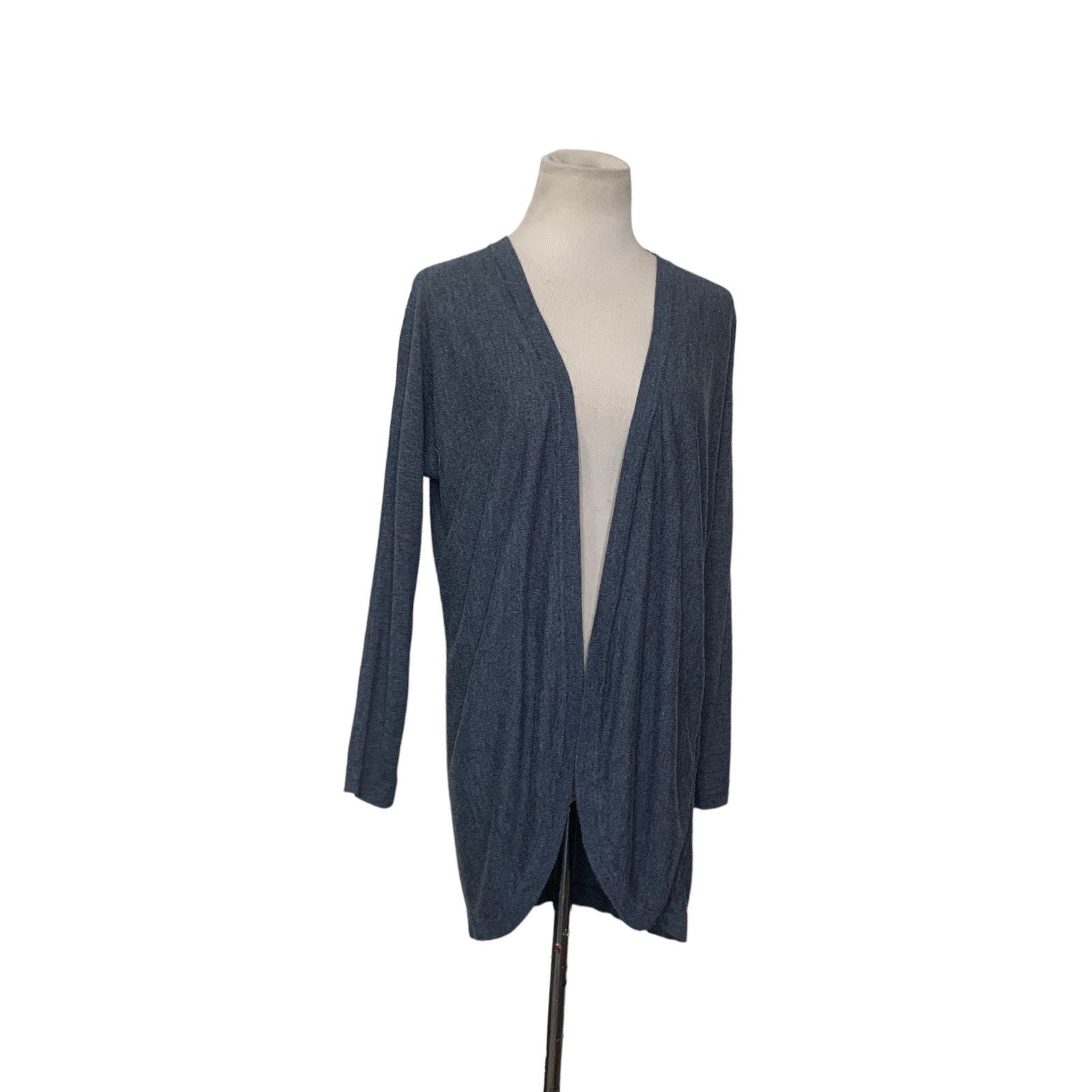 Forever 21 Forever 21 gray long sleeves button cardigan size XS Size XS / US 0-2 / IT 36-38 - 7 Thumbnail