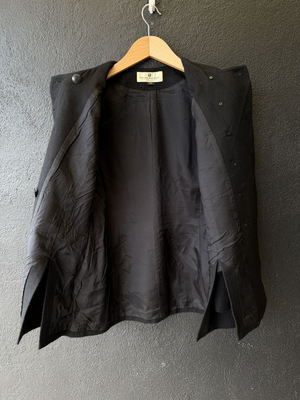 Pierre Balmain VINTAGE Pierre Balmain Formalite Black Velvet Button Blazer Size L / US 10 / IT 46 - 6 Thumbnail