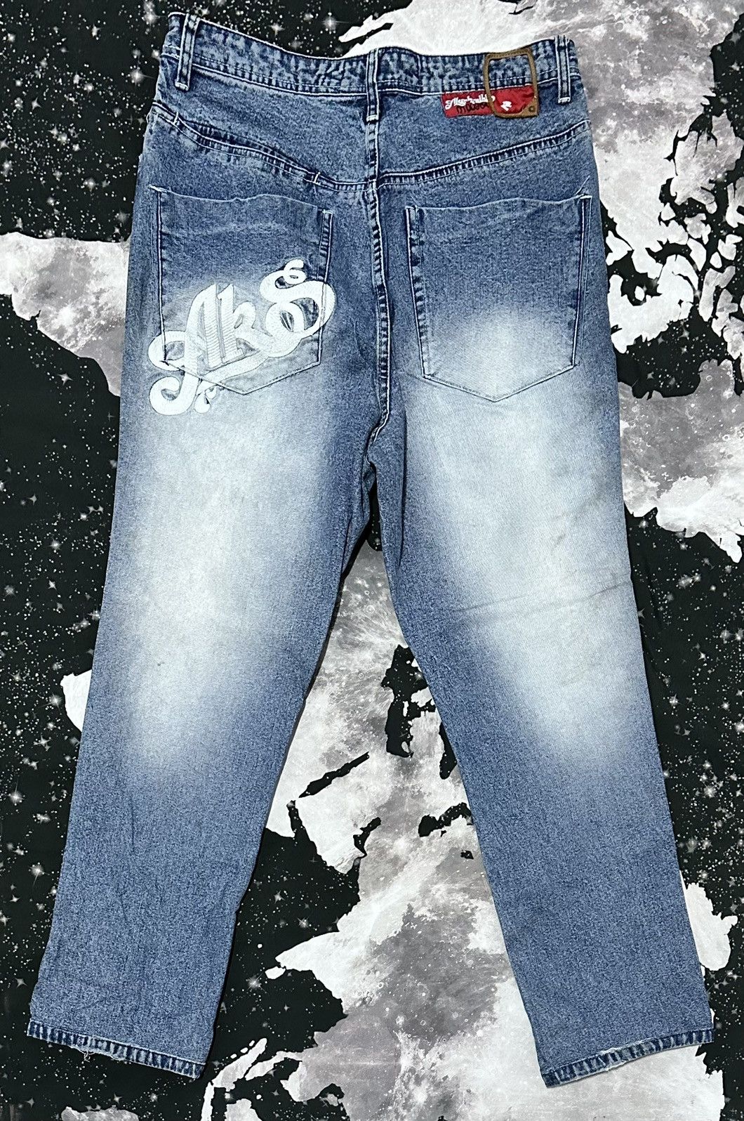 Akademiks Akademiks Embroidered Script Logo Jeans Size US 34 / EU 50 - 1 Thumbnail