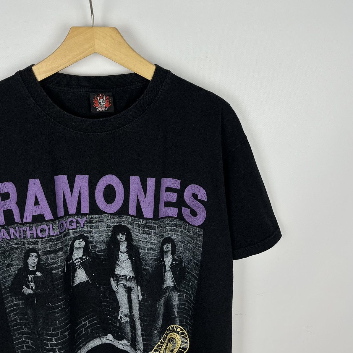 Band Tees Vintage Ramones Anthology rock band tee 90’s Size US L / EU 52-54 / 3 - 4 Thumbnail