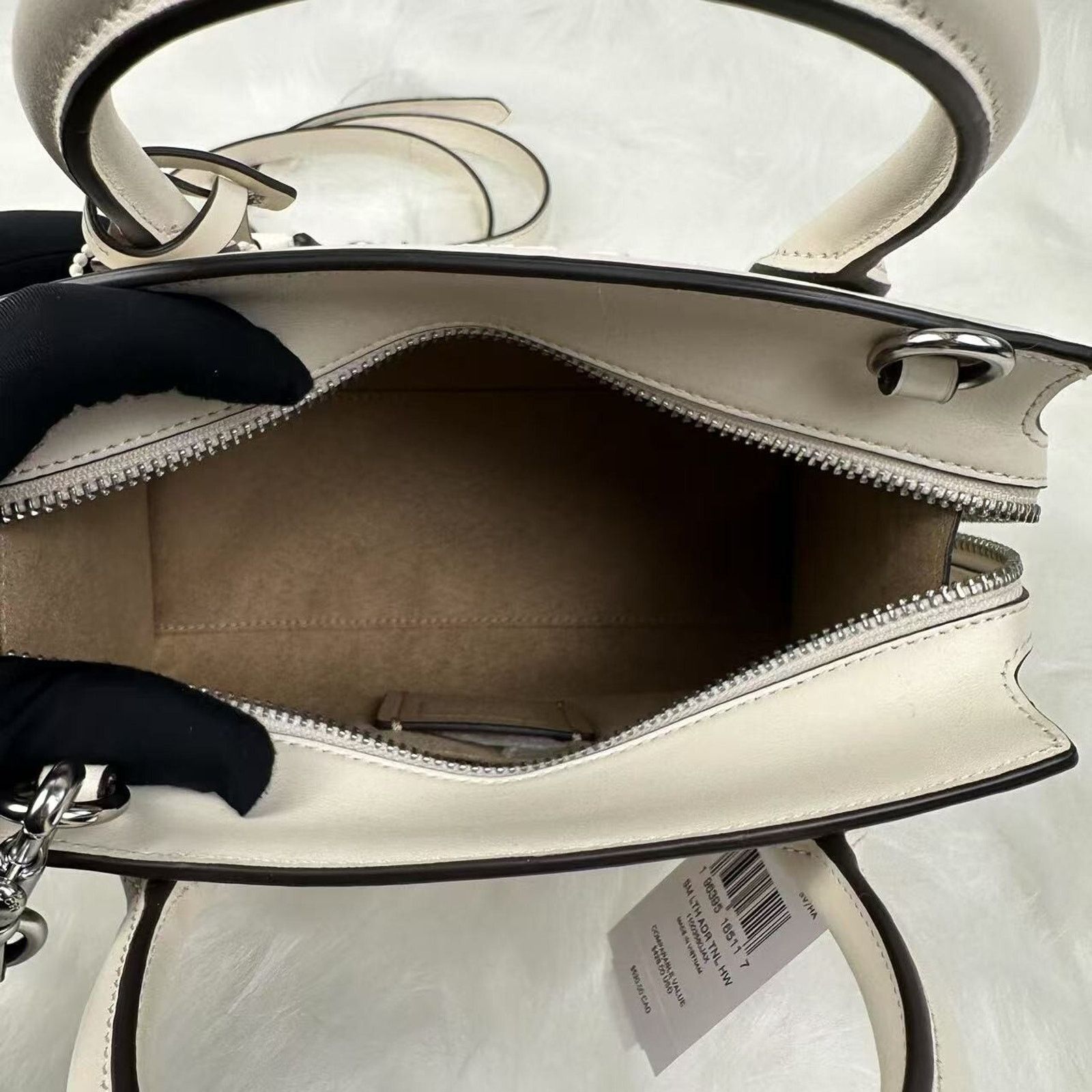 Coach COACH Andrea Carryall Bag Crossbody Leather/Chalk CP081 NWT Size ONE SIZE - 7 Thumbnail