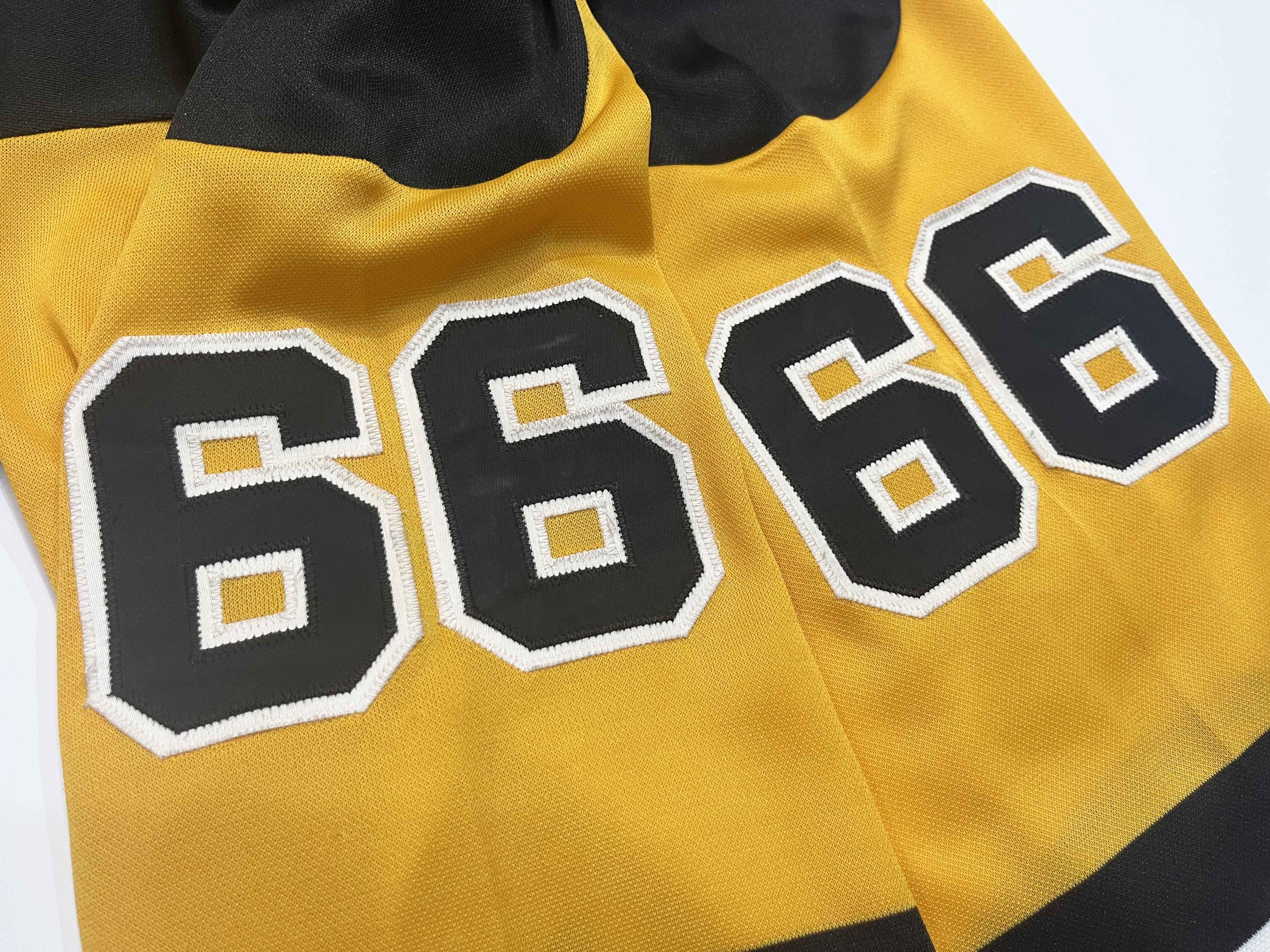 Ccm Vtg CCM Pittsburgh Penguins LEMIEUX #66 NHL Hockey Jersey Size US XL / EU 56 / 4 - 6 Thumbnail