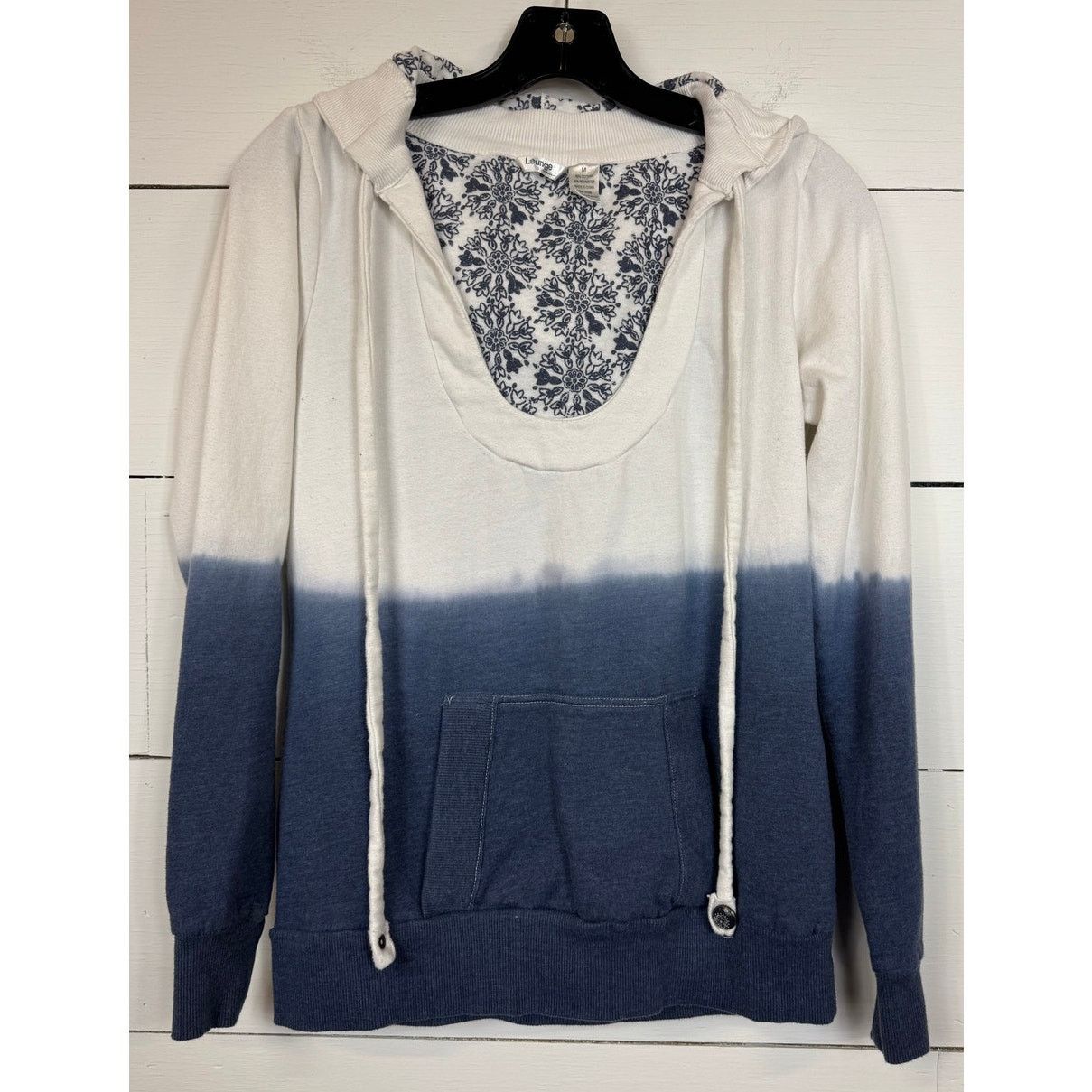 Other Lounge by Maurices Hoodie Women's Size Medium Size M / US 6-8 / IT 42-44 - 1 Thumbnail