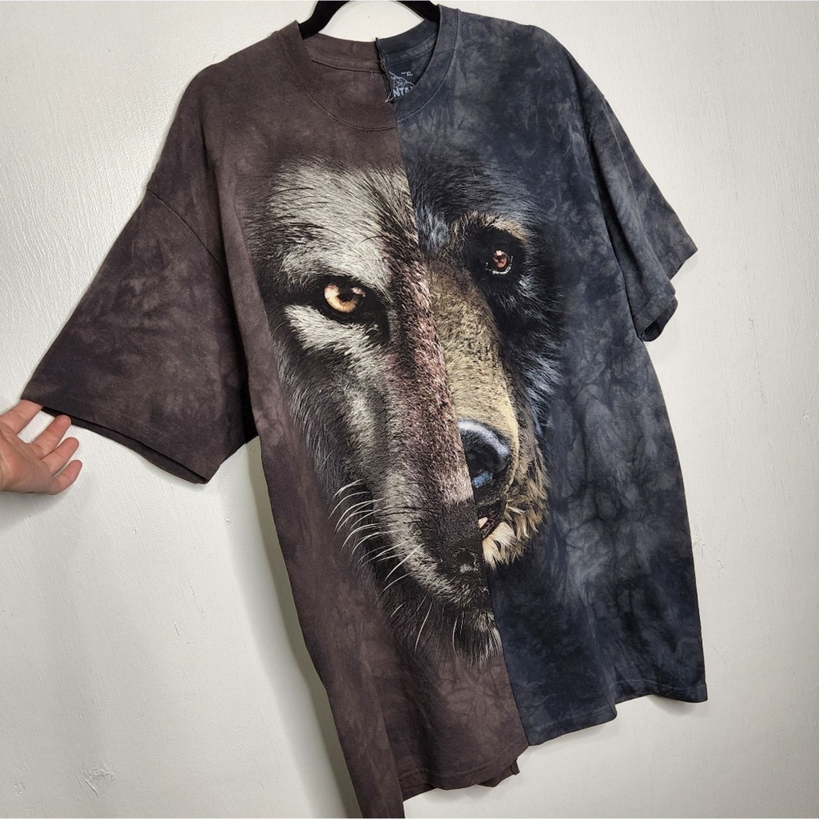 Vintage Wolf Bear Custom Cut Sew Tie Dye Nature Wildlife Animal Eart Size US XL / EU 56 / 4 - 7 Thumbnail