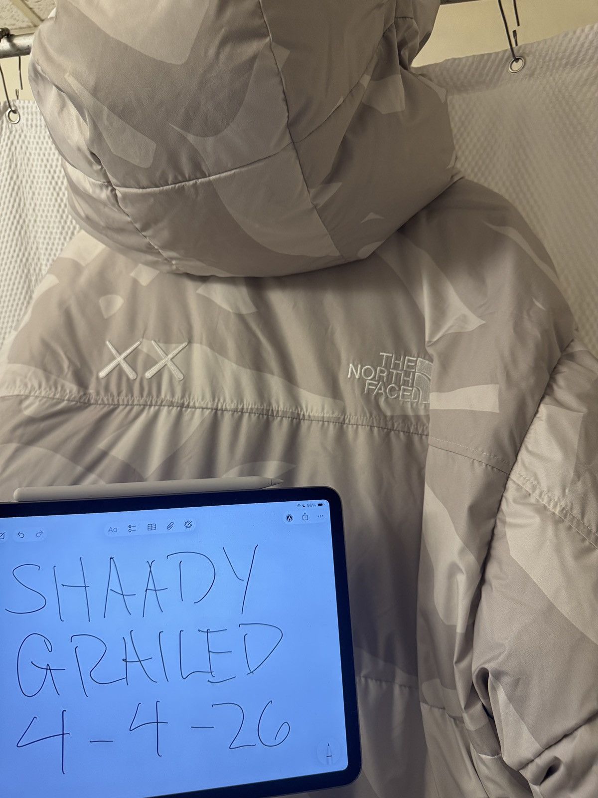 Kaws × The North Face The North Face x Kaws Retro Himalayan Parka sz L Size US L / EU 52-54 / 3 - 10 Thumbnail