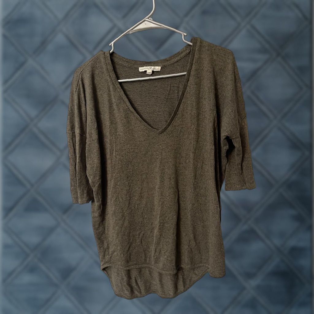 Express Express One Eleven T-Shirt Womens M Brown V Neck Short Sleeve Size M / US 6-8 / IT 42-44 - 1 Thumbnail