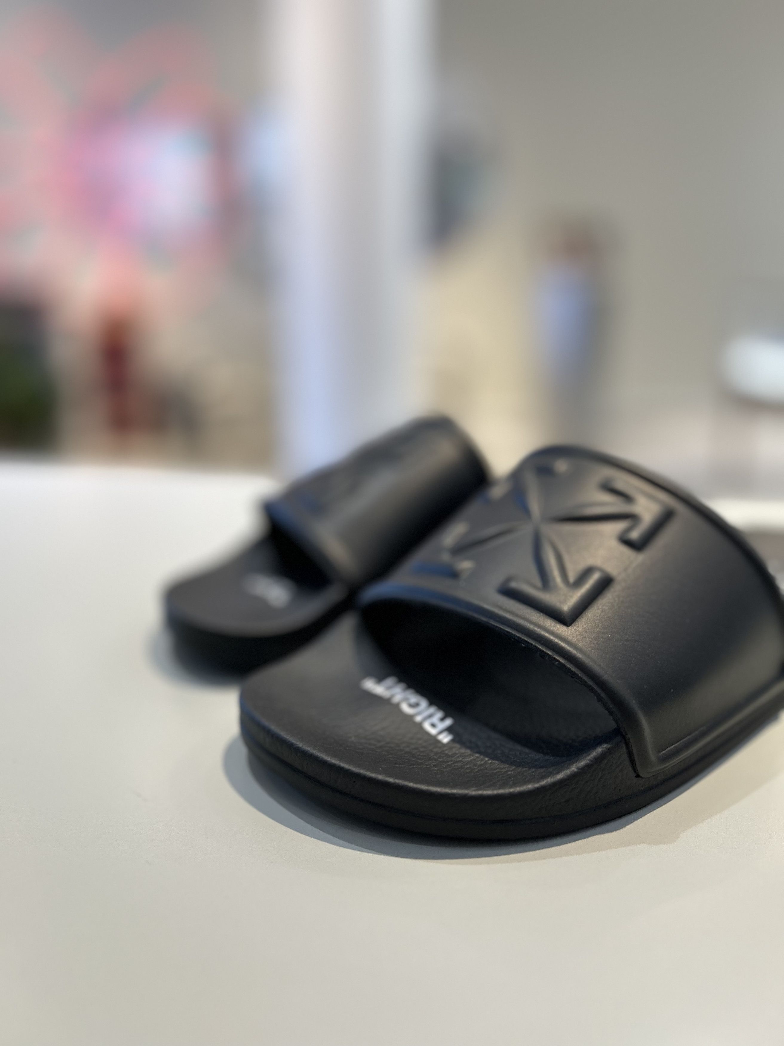 Off-White OFF-WHITE Arrows Embossed Slides Size US 6 / EU 39 - 2 Thumbnail