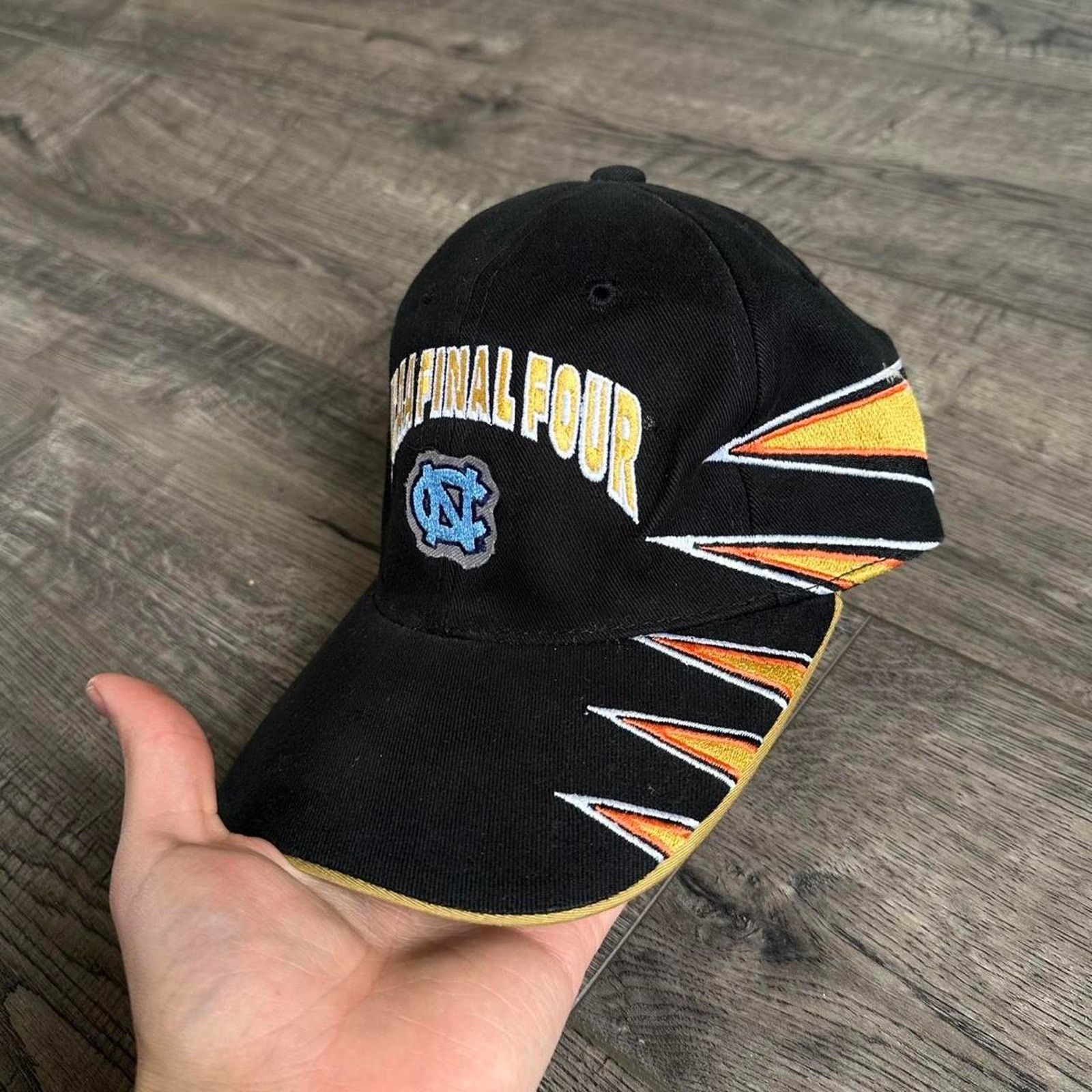 NCAA × Vintage Vintage 2000 NCAA North Carolina Final Four College SnapBack Size ONE SIZE - 4 Thumbnail