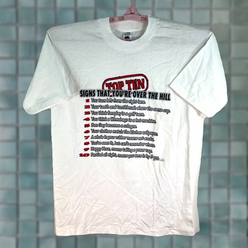 Fruit Of The Loom VINTAGE Top 10 Signs You’re Over The Hill T-Shirt Adult L White 90s USA Funny Shirt Mens Size US L / EU 52-54 / 3 - 1 Thumbnail
