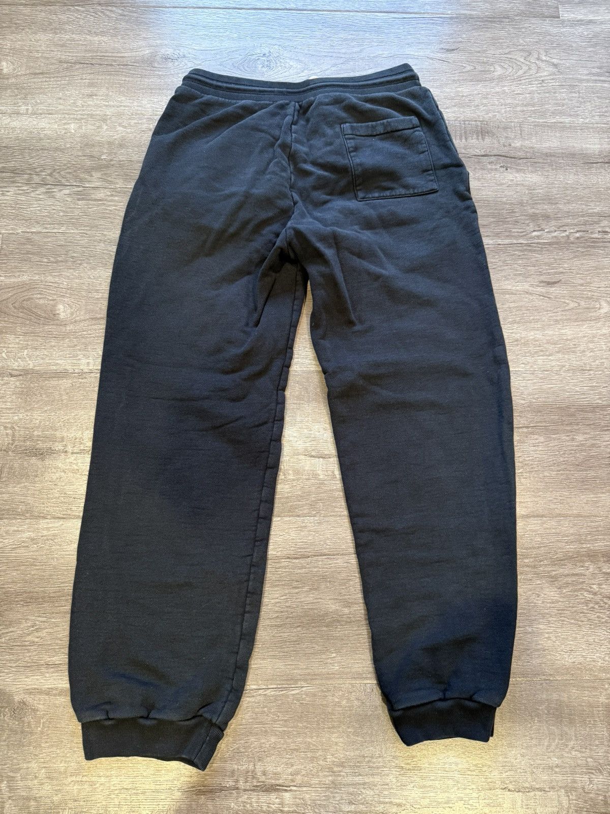 Louis Vuitton Louis Vuitton Signature Pin Logo Sweatpants Size US 34 / EU 50 - 2 Thumbnail