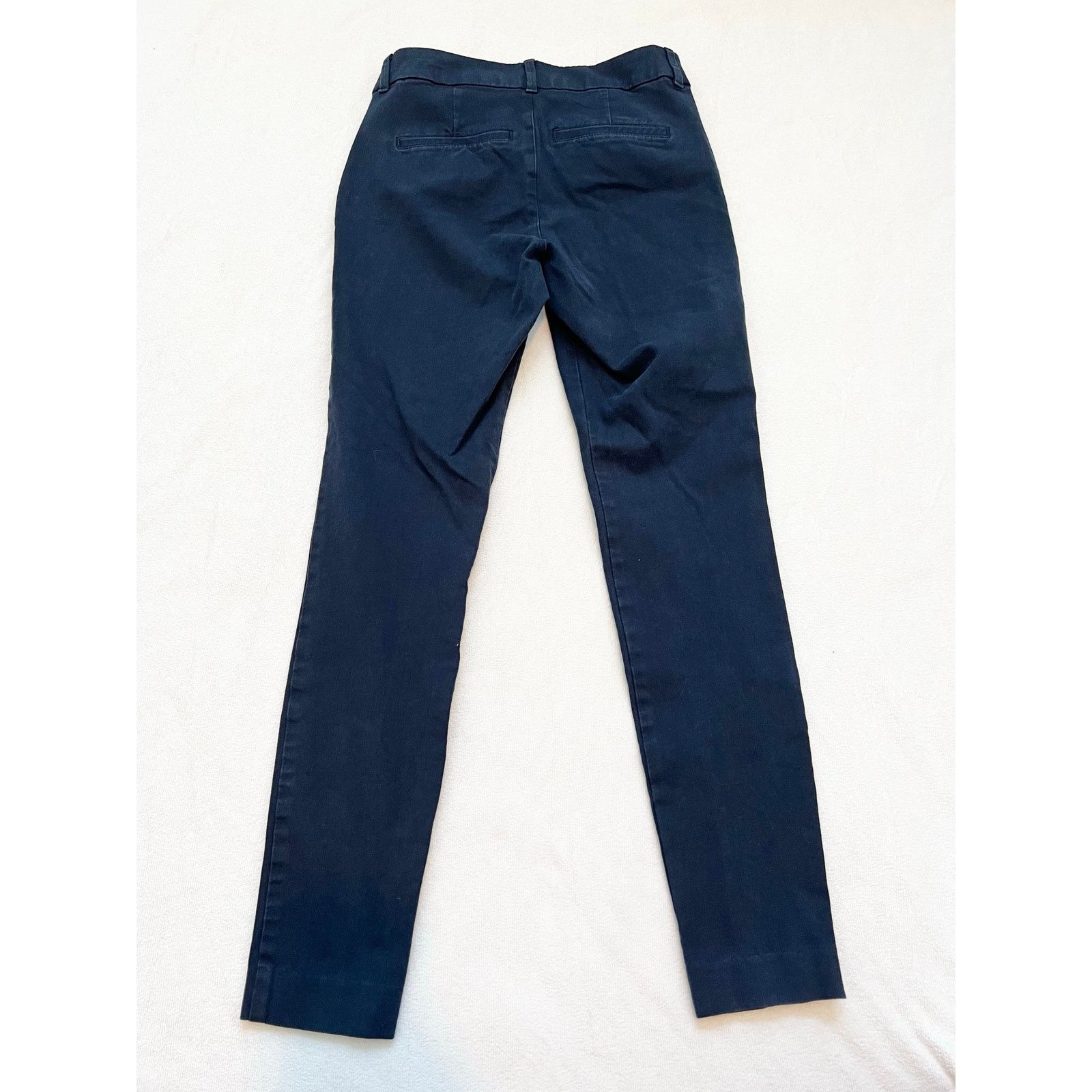 Old Navy Old Navy High Rise Pixie Navy Skinny Leg Pant Size 0 Size 25" / US 0 / IT 36 - 3 Thumbnail
