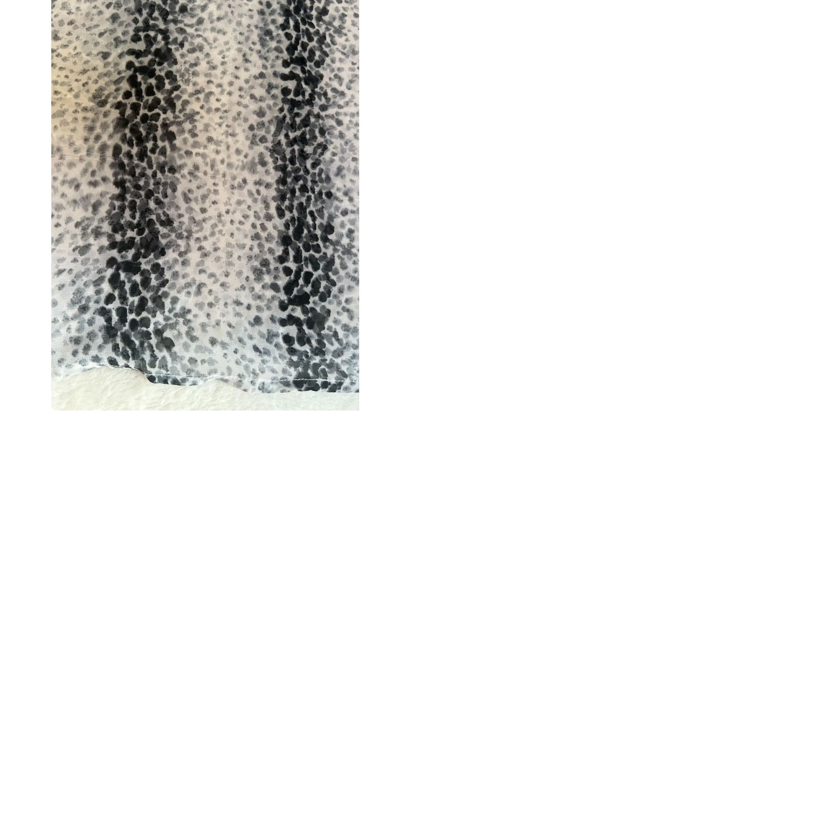 Vintage VINTAGE Adrienne Vittadini Womens Beaded Black White Animal Print Tunic Top Large New Size L / US 10 / IT 46 - 9 Thumbnail