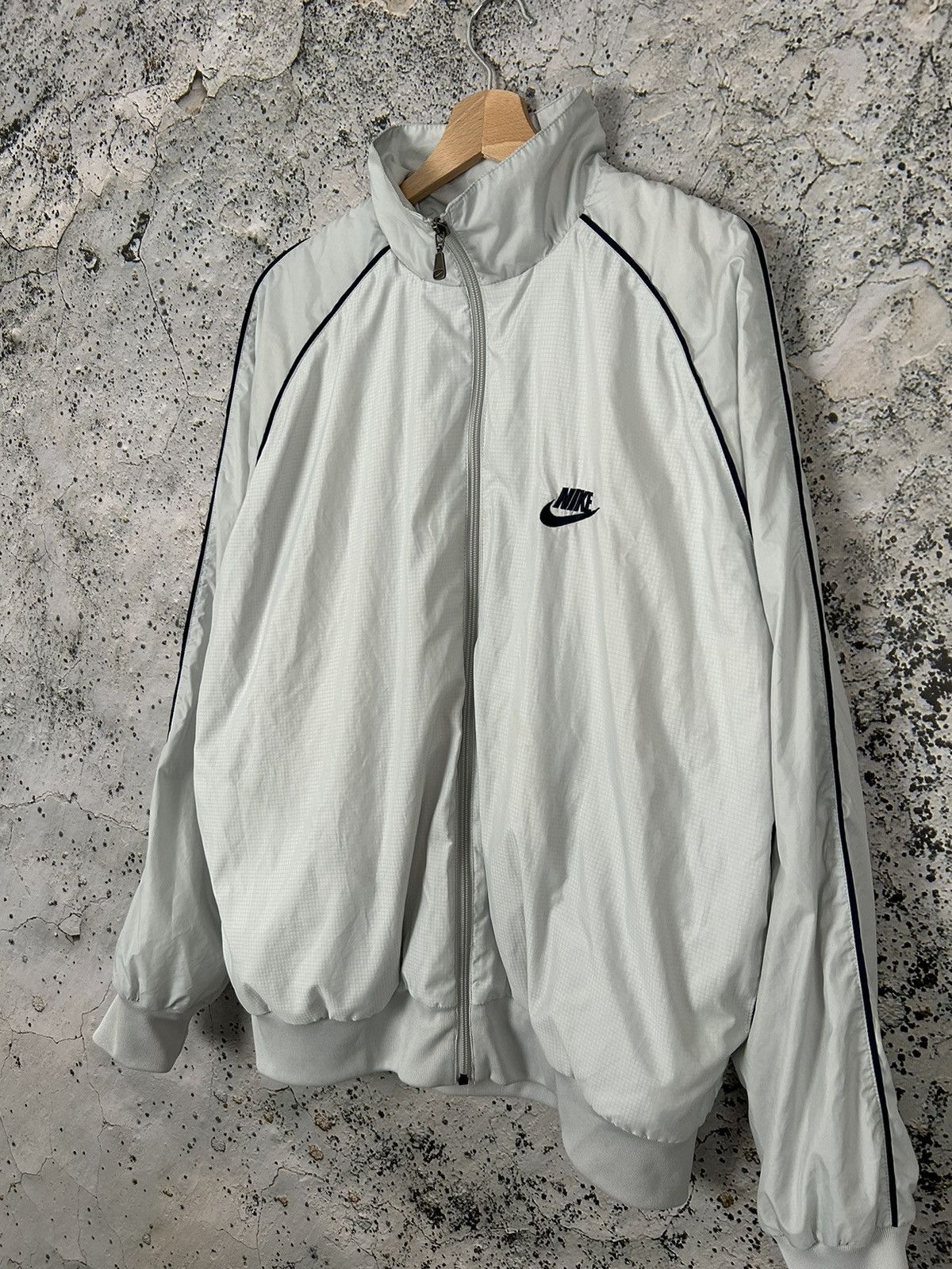 Nike Vintage Nike 90s Nylon Track Light Jacket Streetwear Hype Size US XL / EU 56 / 4 - 2 Thumbnail