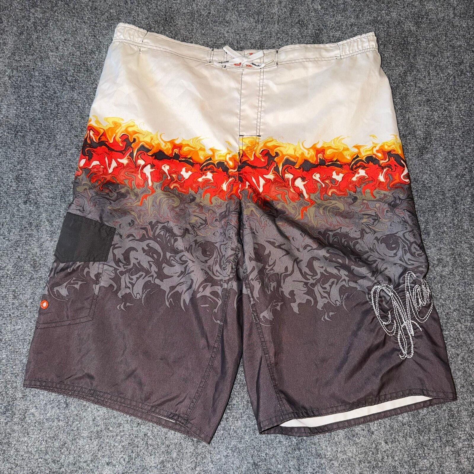 Maui and Sons Maui & Sons Flames Lined Surf Board Shorts Mens LG Vtg y2k Size US 34 / EU 50 - 2 Thumbnail