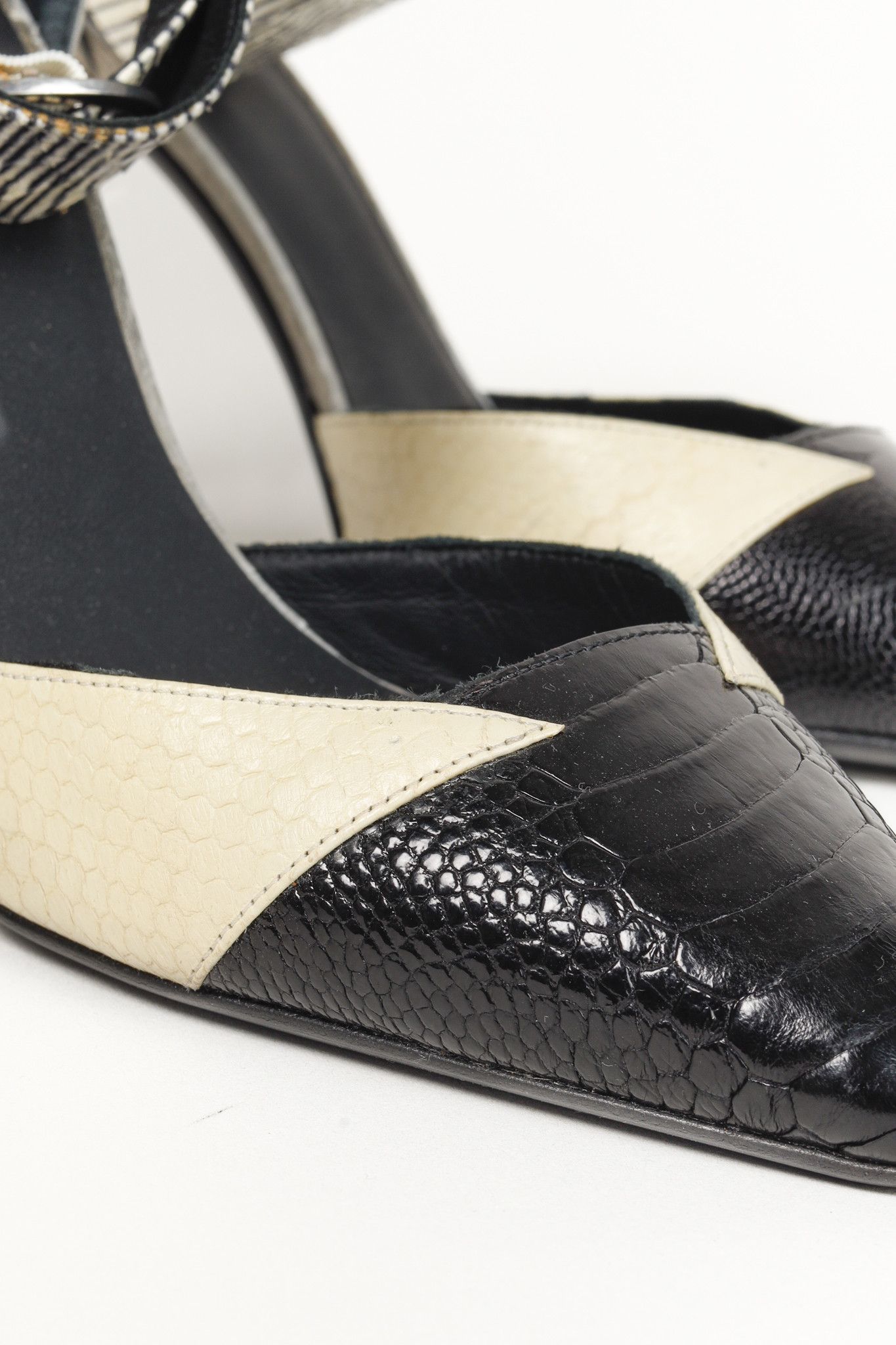Mugler Mugler Black & White Mix-Material Strap Heels Size US 5.5 / IT 35.5 - 7 Thumbnail