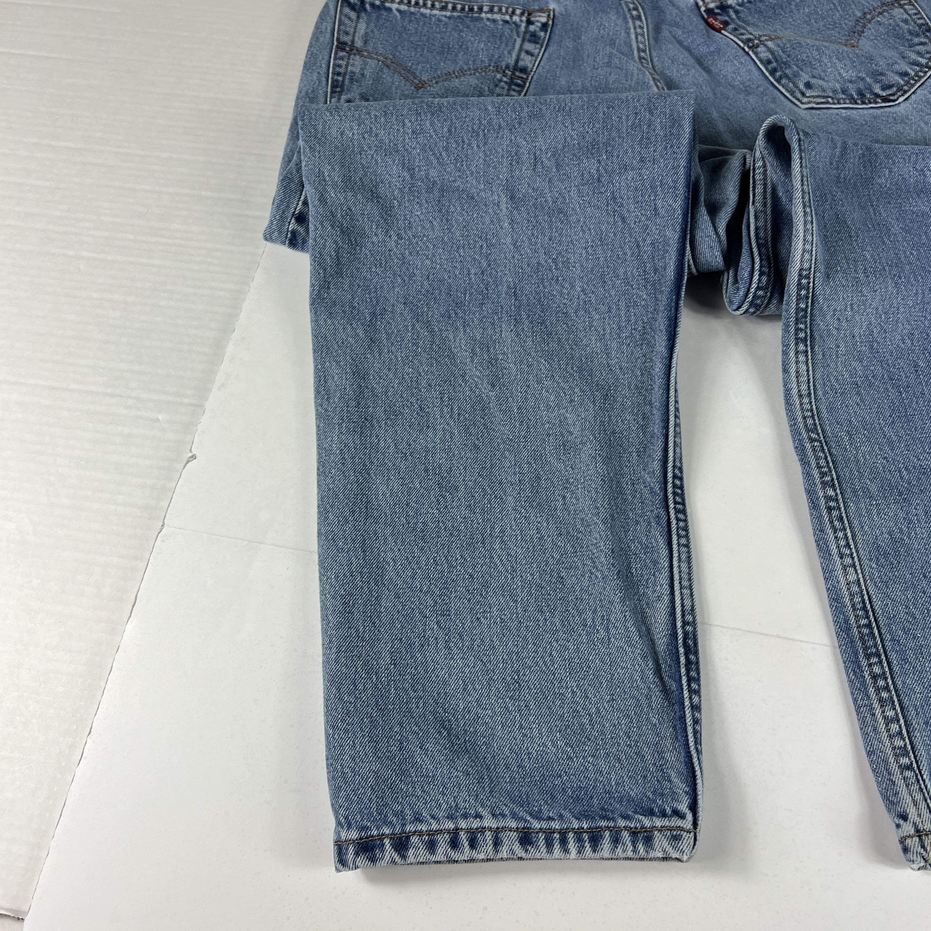 Levi's × Vintage Y2K Levi's Jeans 550 Relaxed Blue Faded Cotton Denim Size US 33 - 19 Thumbnail