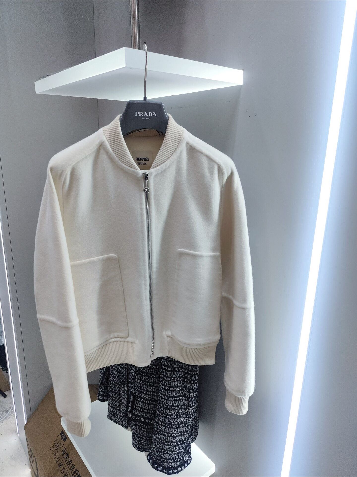 Hermes hermes cashmere jacket with leather detail Size US S / EU 44-46 / 1 - 1 Thumbnail