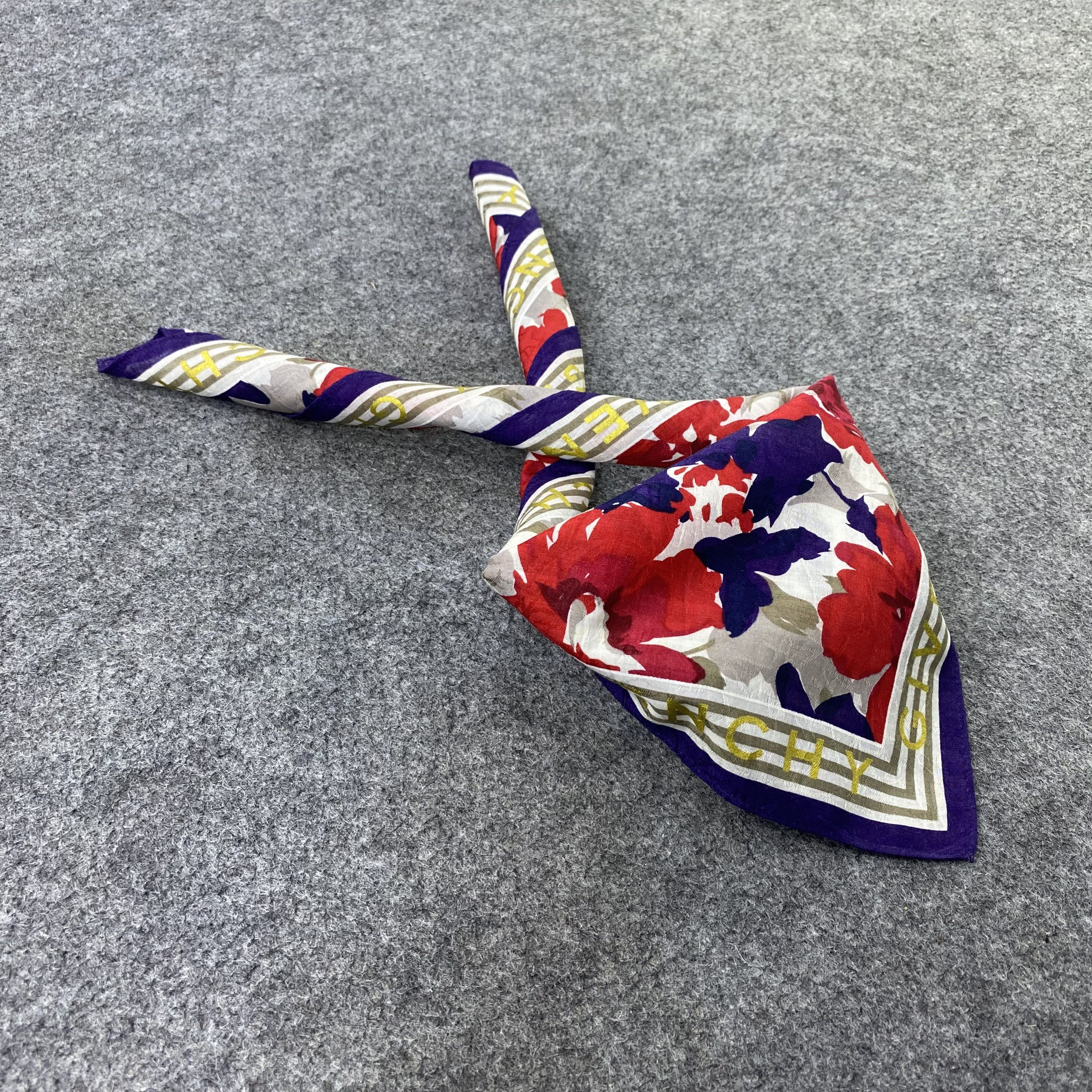 Givenchy Givenchy Handkerchief / Bandana / Neckerchief-B2237 Size ONE SIZE - 1 Thumbnail