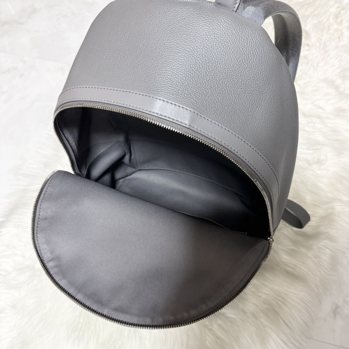 Louis Vuitton Authentic Louis Vuitton LV Aerogram Takeoff Leather Backpack Size ONE SIZE - 9 Thumbnail