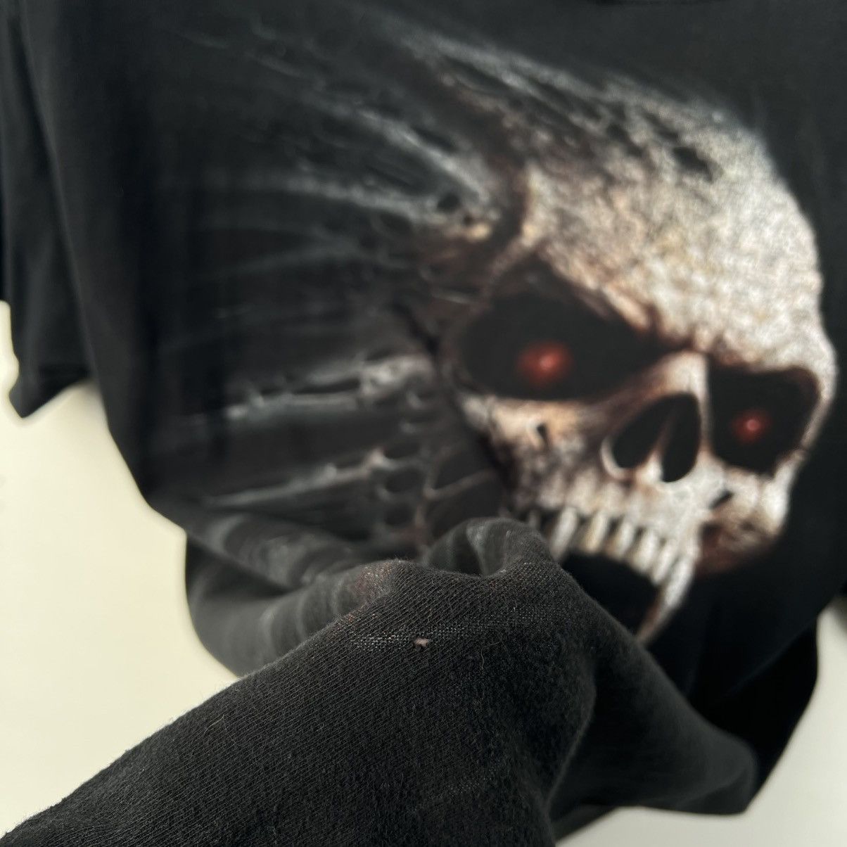 Vintage Vintage Y2K Spiral Scream Skull HorrorRock Tee Shirt Size US L / EU 52-54 / 3 - 6 Thumbnail