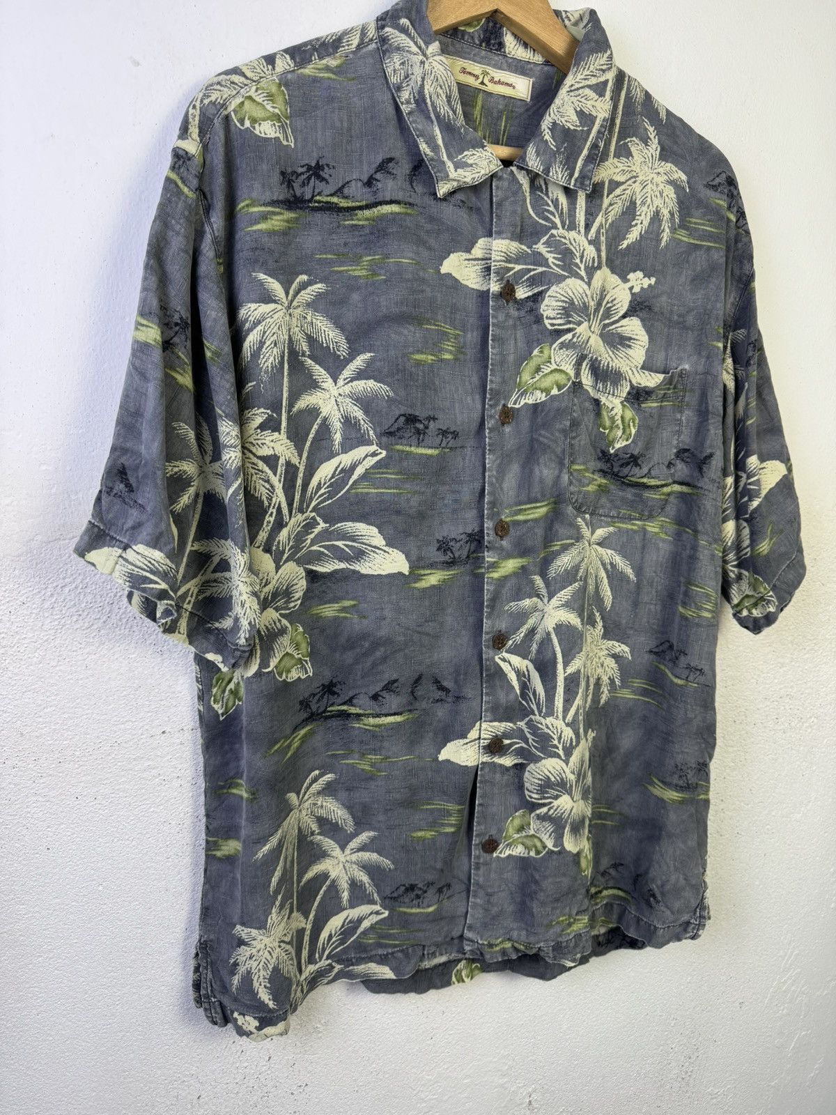 Tommy Bahama Tommy Bahama Hawaii Button Up overprint Shirt Size US M / EU 48-50 / 2 - 2 Thumbnail