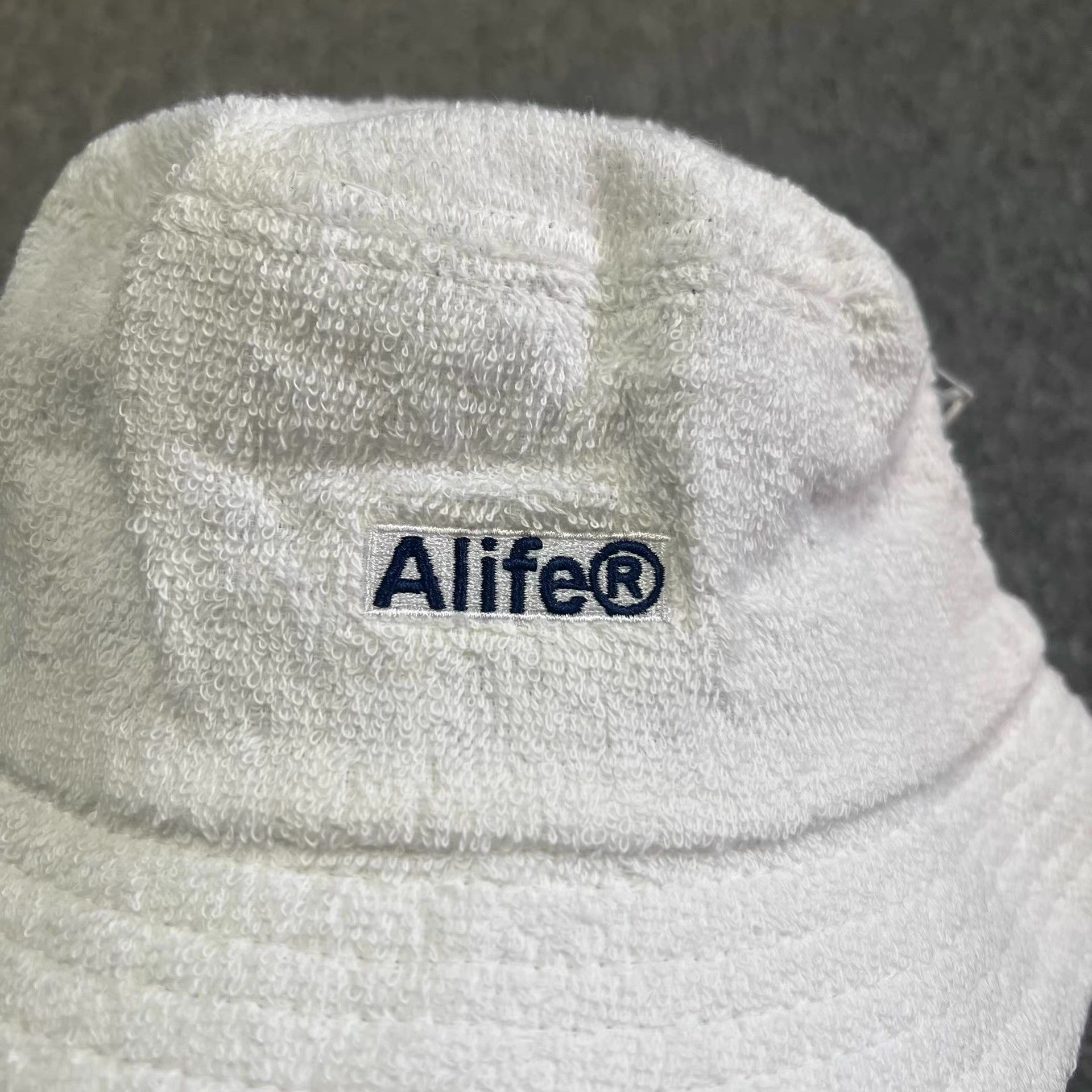 Alife Alife® Teddy Towel Short Plush Embroidered Bucket Hat Q7 Size ONE SIZE - 2 Thumbnail