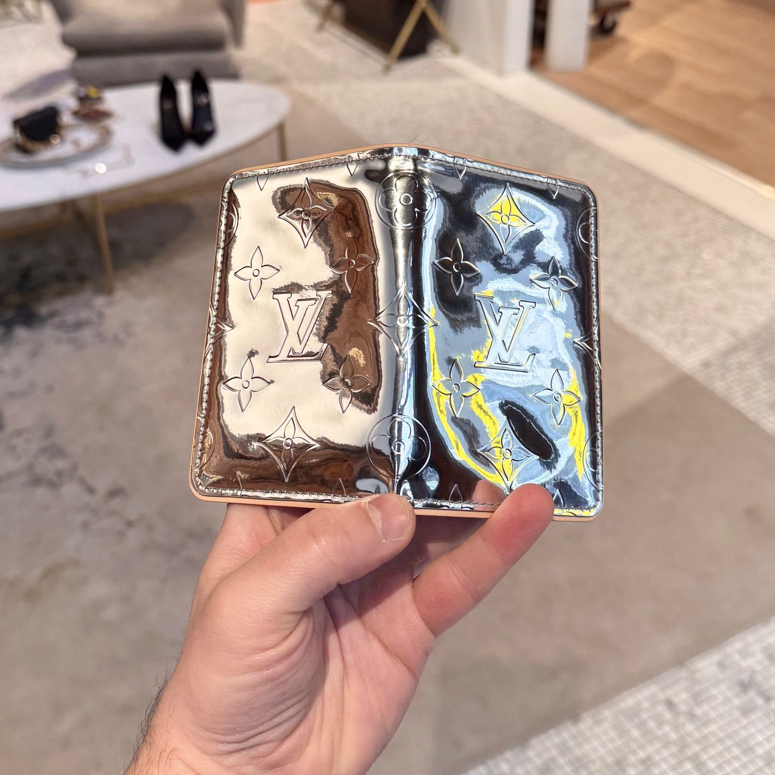 Louis Vuitton Louis Vuitton Slender Mirror Monogram Pocket Organizer Size ONE SIZE - 6 Thumbnail